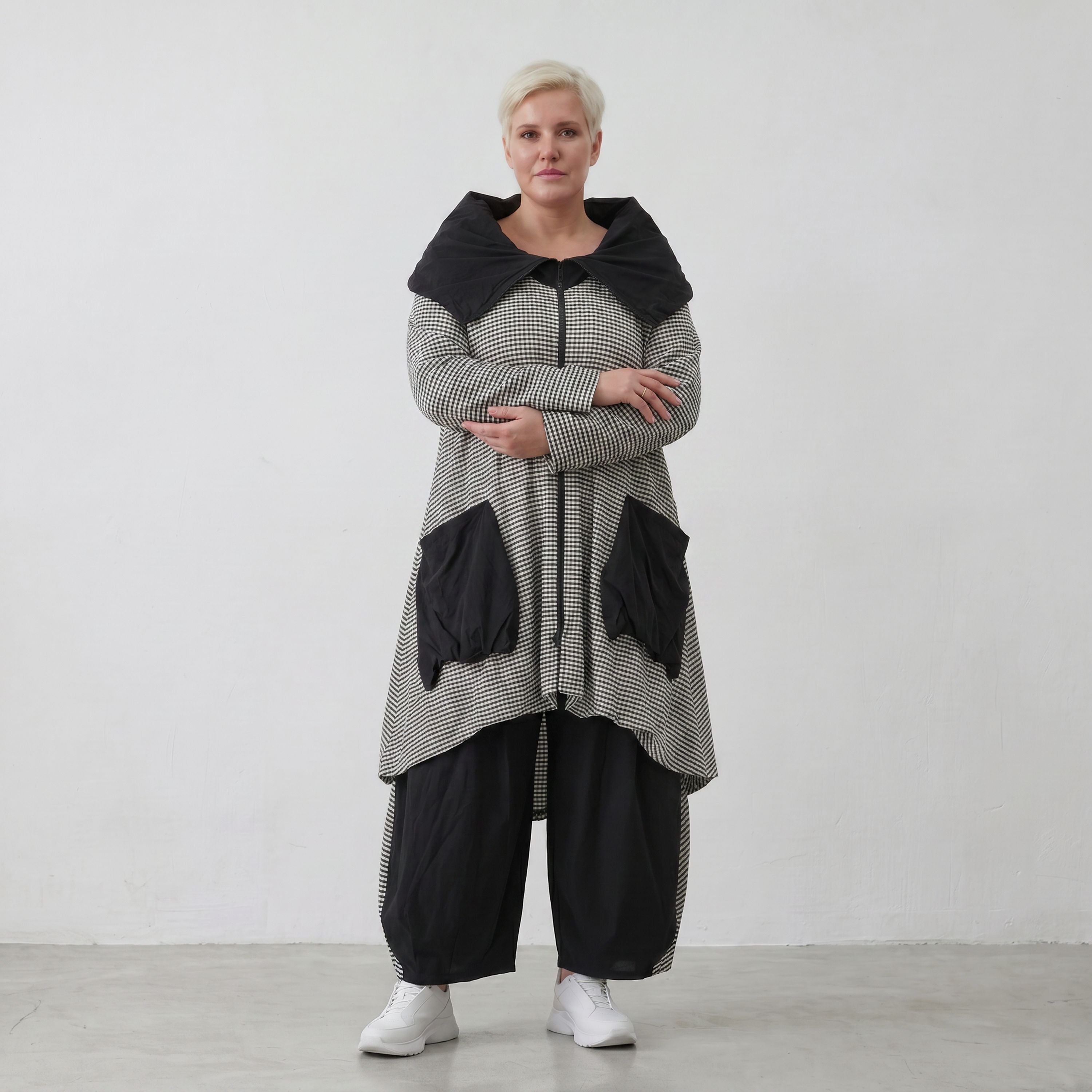 Leichter luftig Crinklemantel im Lagenlook Schwarz Weiß Oversize leger und zeitlos elegant