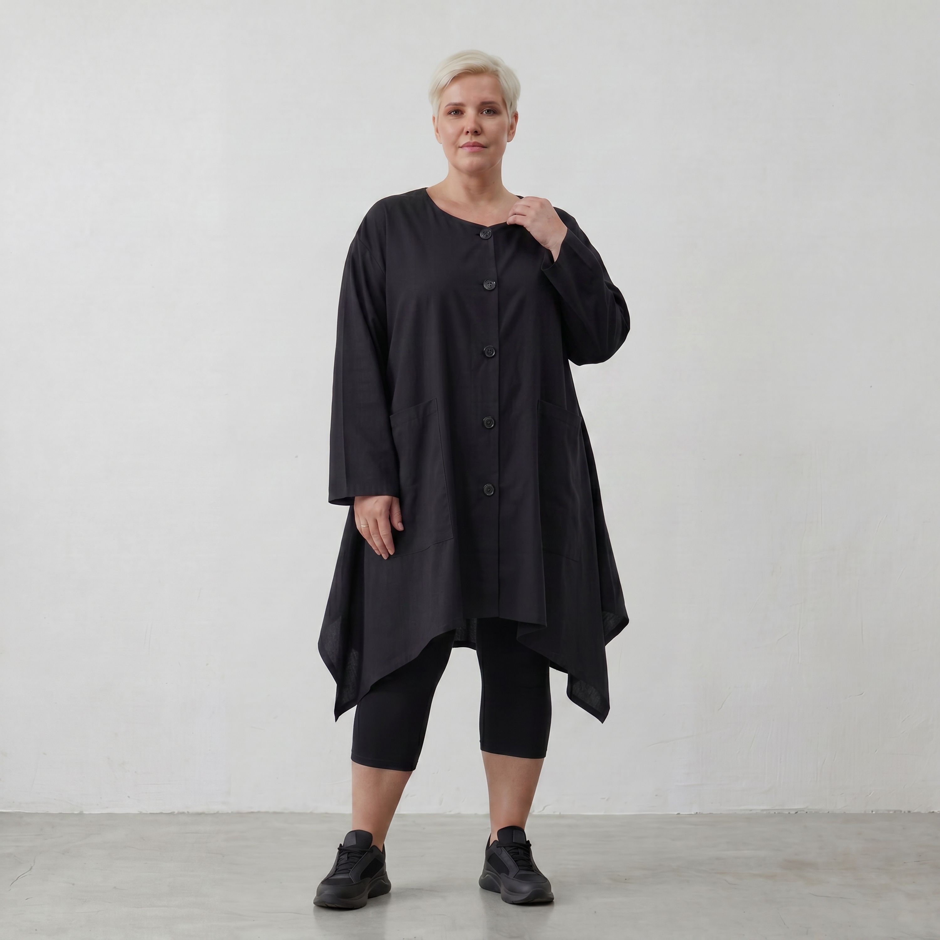 Zeitlose Schwarz Baumwollbluse im legeren Lagenlook mit Oversize A Linie und Taschen fein