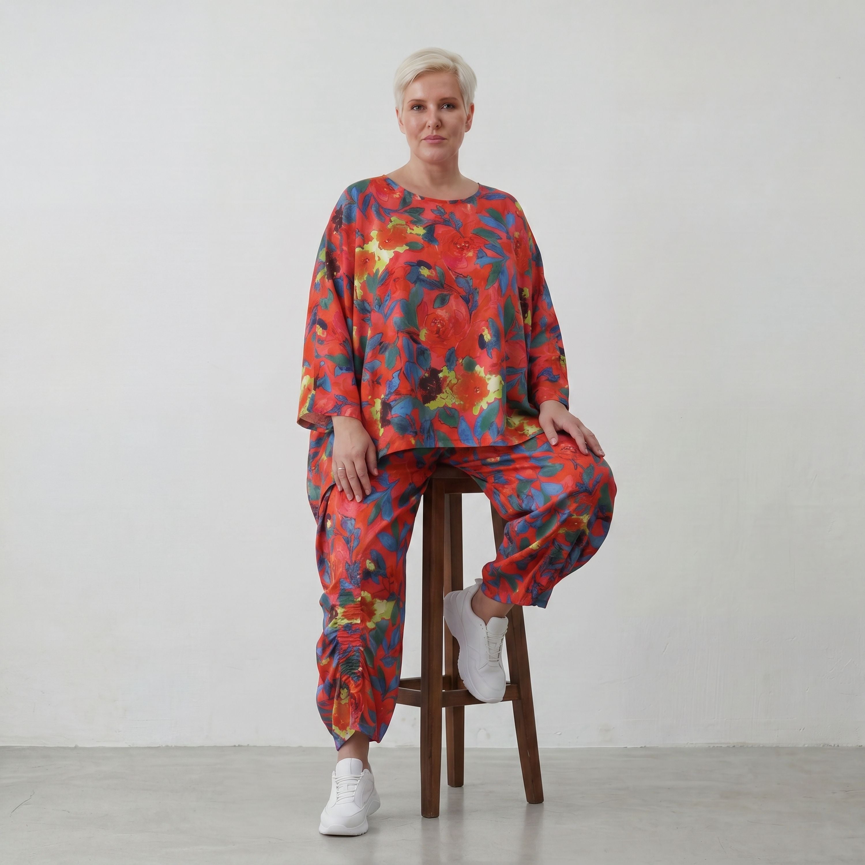 Leichtes Oversized Shirt in strahlendem Rot mit lässigem Kastenschnitt für laue Sommertage