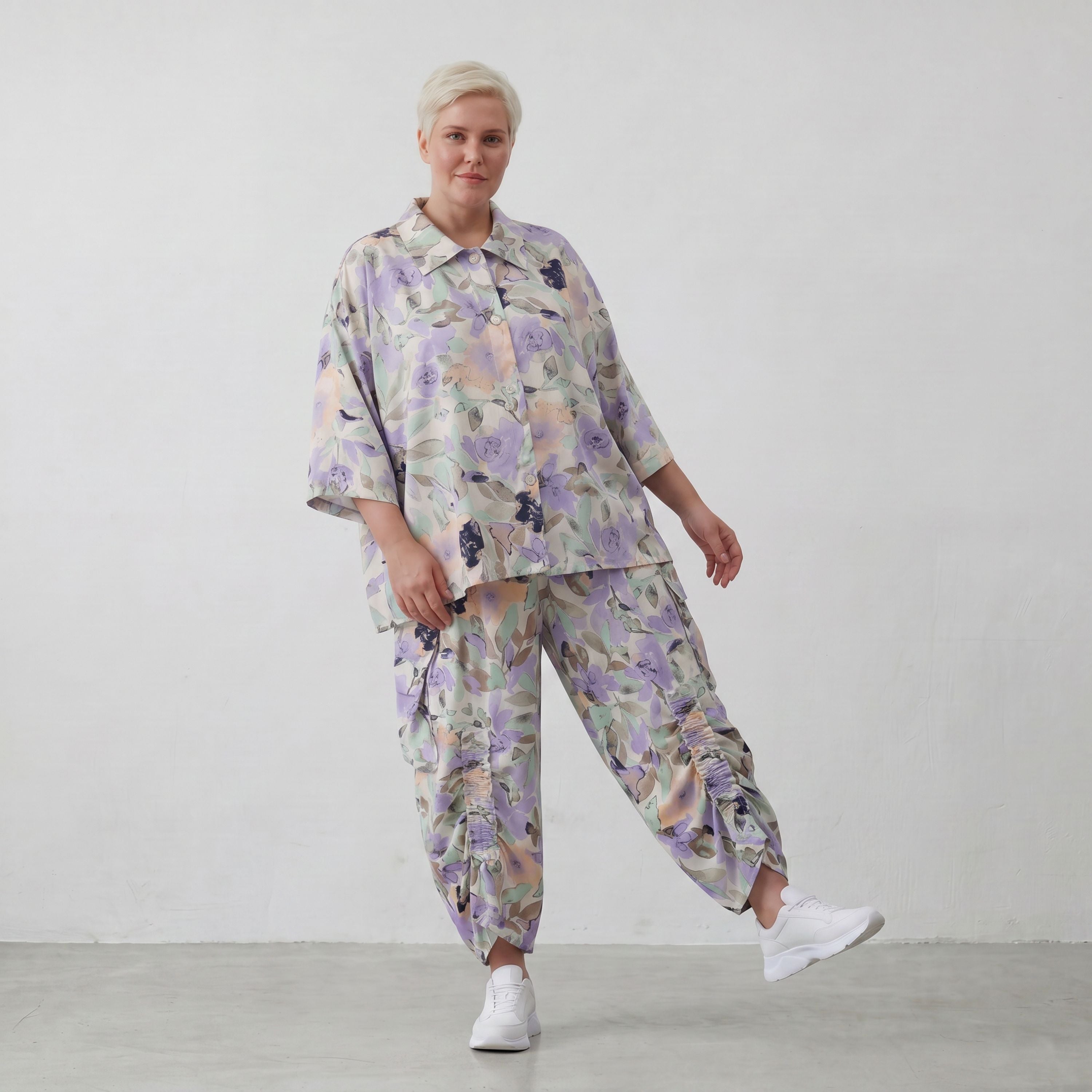 Leichte Bluse in Leinenoptik mit lila Farbton und Hemdkragen für sommerliche Eleganz pur