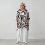 Zeitloses Viskoseshirt in Weiß/Schwarz leger Oversize A-Linie Lagenlook leicht fliessend