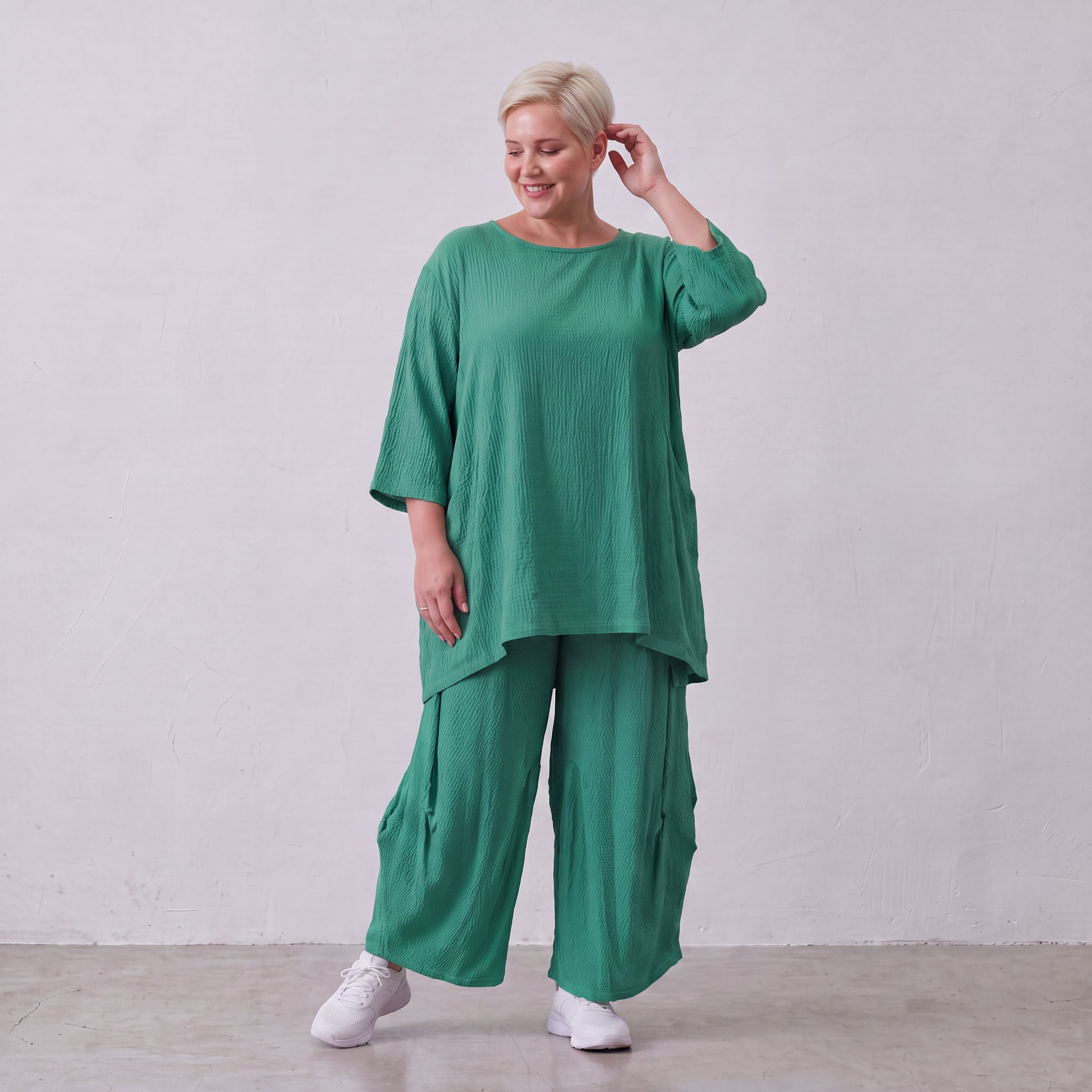 Damen Hose Lagenlook Viskose Grün, Ballonschnitt, Flügeltaschen, Oversize große Größen – AKH Fashion