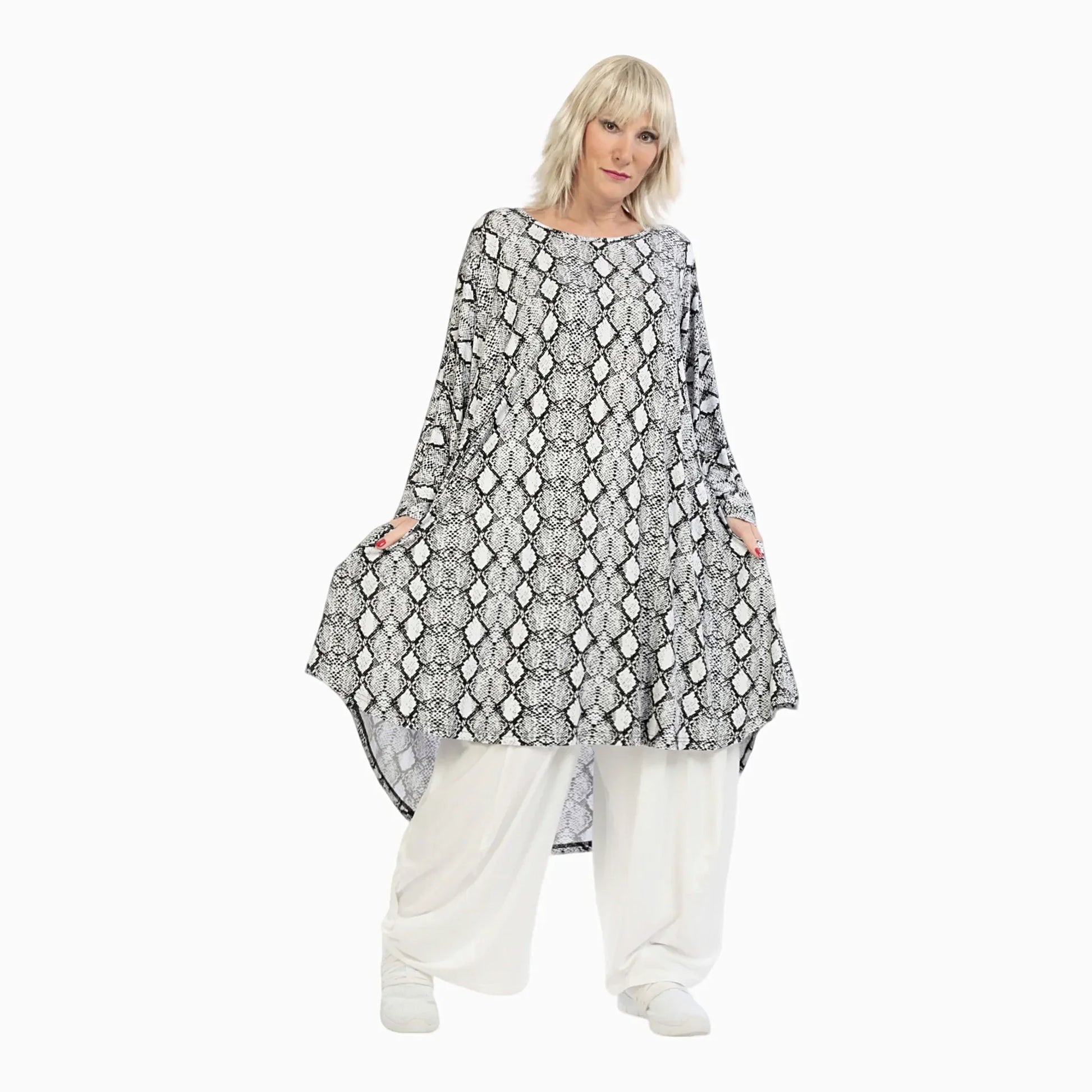  Bigshirt von AKH Fashion aus Viskose in gerundeter Form, 1235.02499, Weiß-Schwarz, Schick