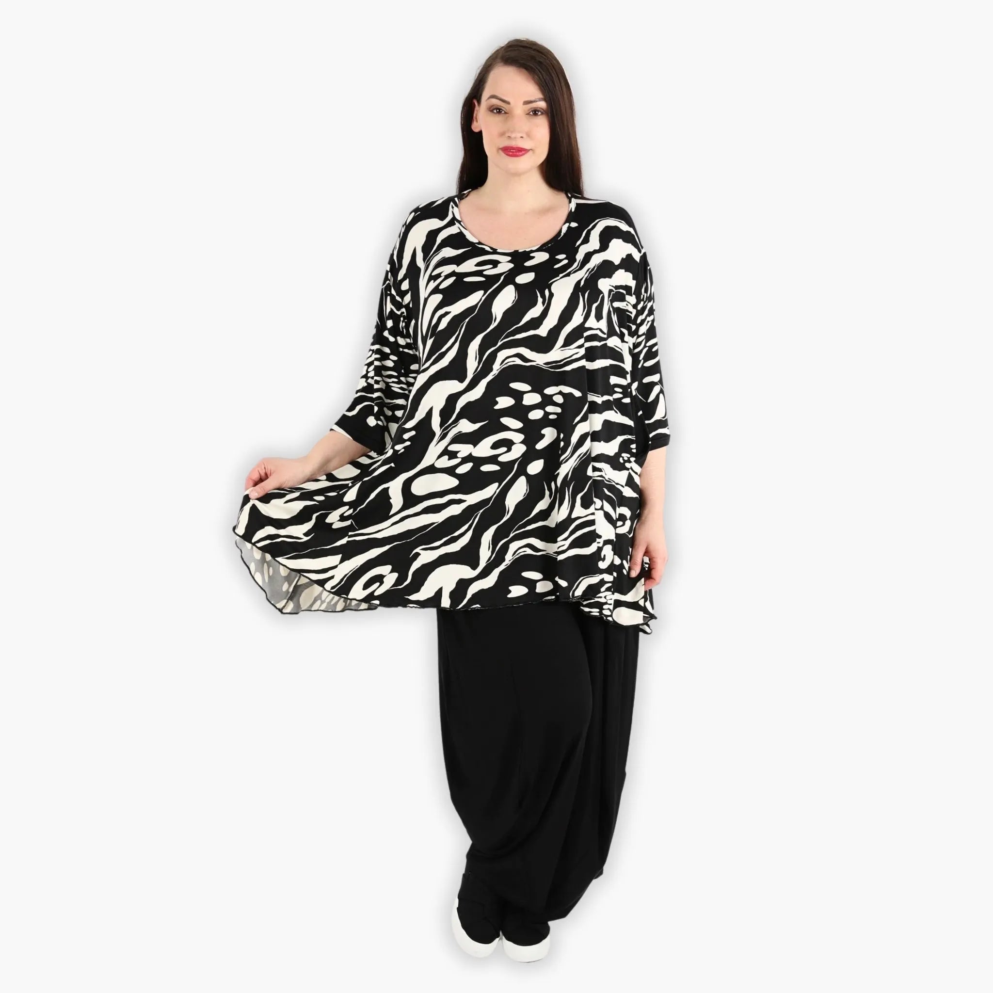  A-Form Bigshirt von AKH Fashion aus Viskose, 1290.00593, Schwarz-Ecru, Abstrakt, Schick
