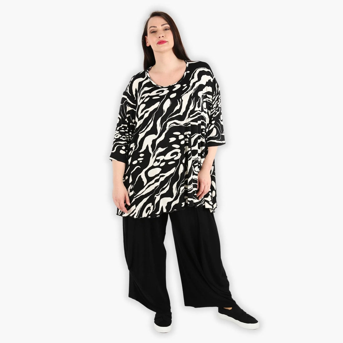  A-Form Bigshirt von AKH Fashion aus Viskose, 1290.00593, Schwarz-Ecru, Abstrakt, Ausgefallen