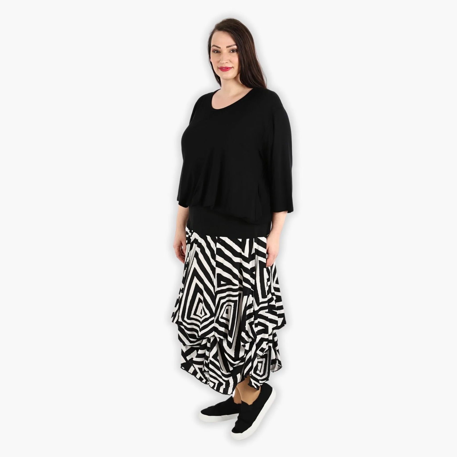  Ballonrock im zeitlosen Aztec-Muster Schwarz-Ecru aus elastischem Viskose Slinky-Stoff für Plus Size Fashion