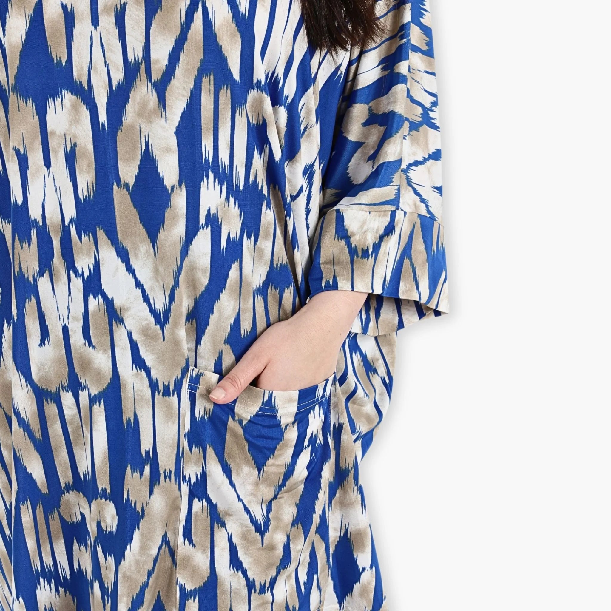  AKH Fashion Bigshirt in gerader Form, aus Viskose, 1296.06925, Royalblau-Beige, Grafik