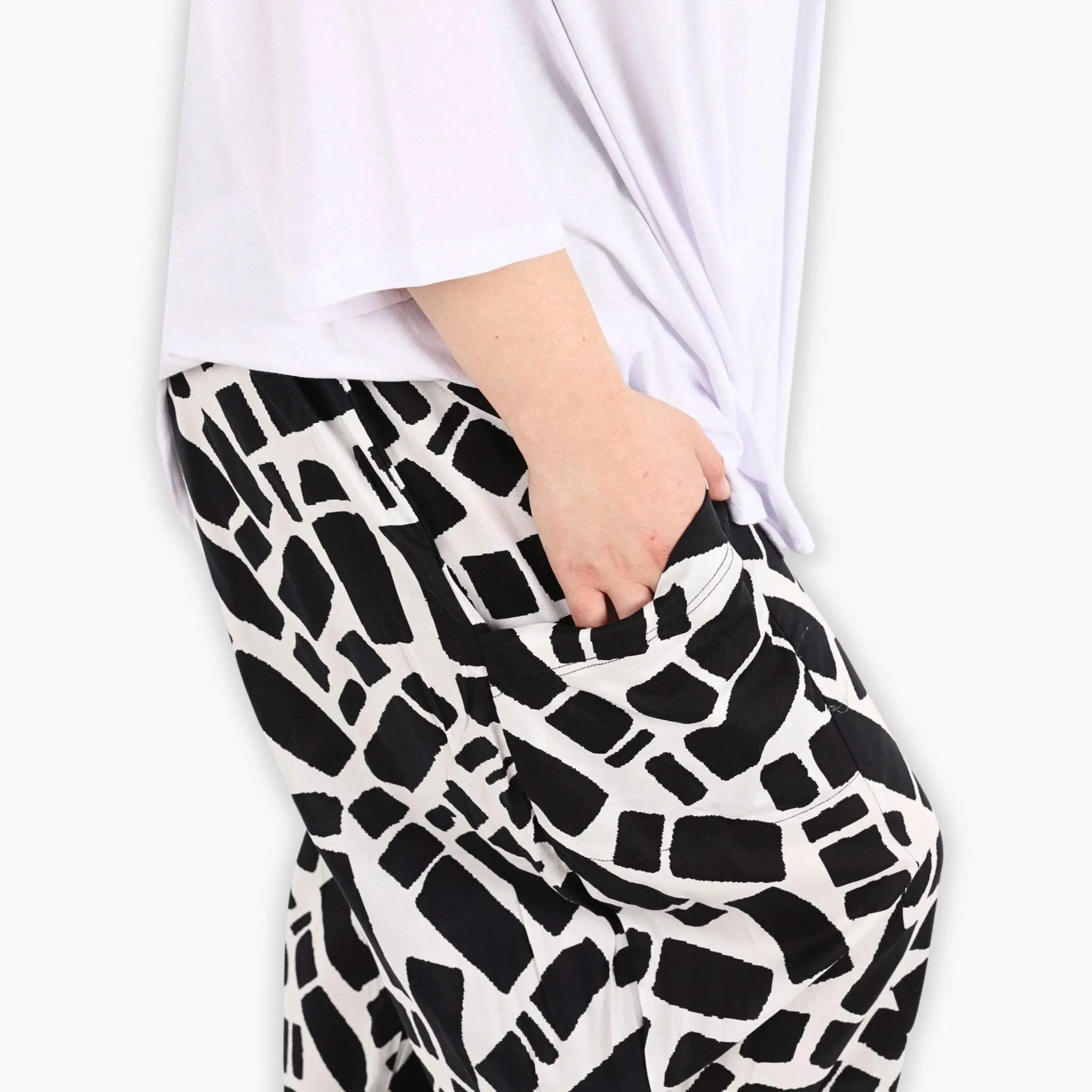  Ballonhose von AKH Fashion aus Viskose, 1299.08069, Schwarz-Weiß, Schick, Modern, Bequem