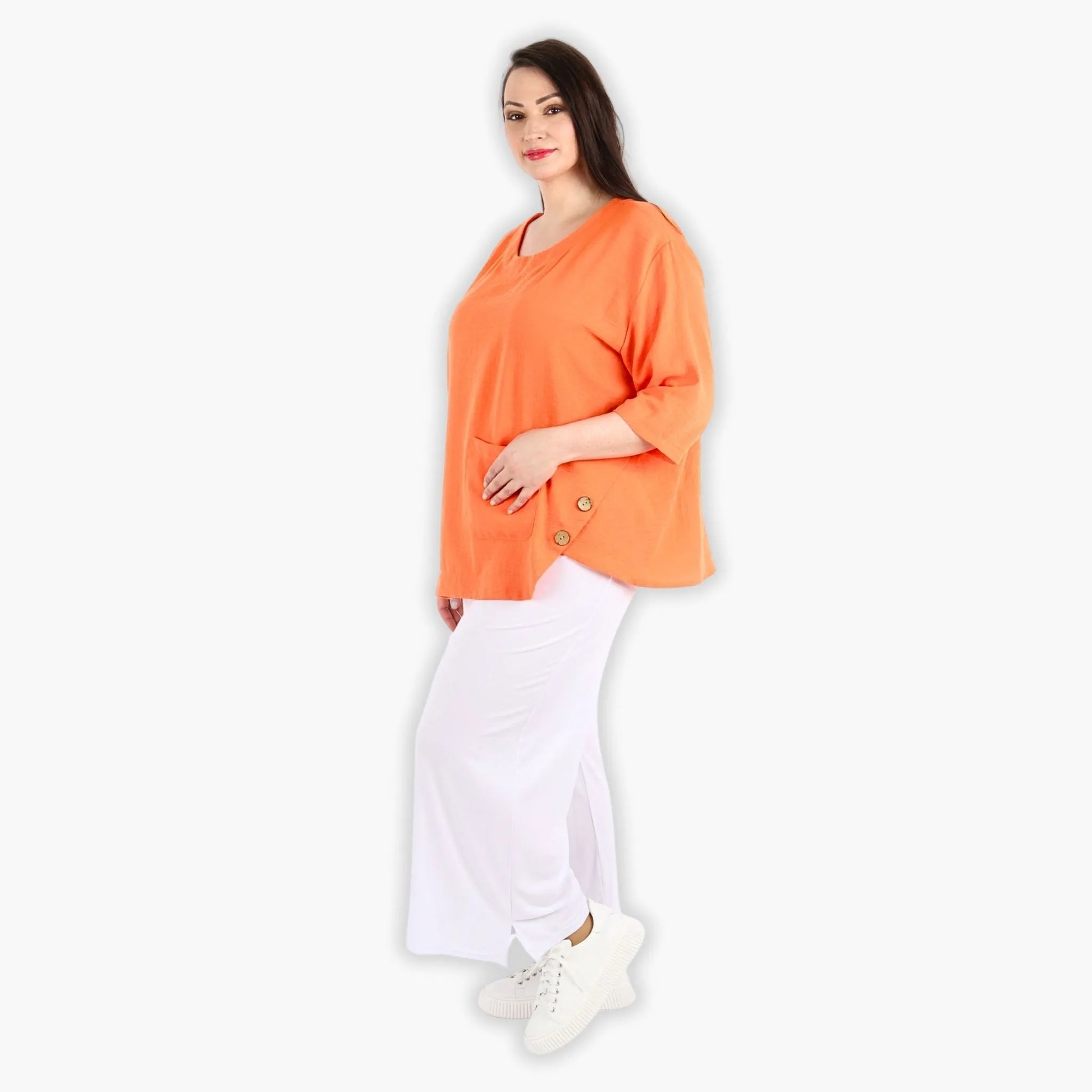  Oversized Shirt in frischem Orange aus leichtem Viskose-Mix mit coolen Holzknöpfen und Taschen