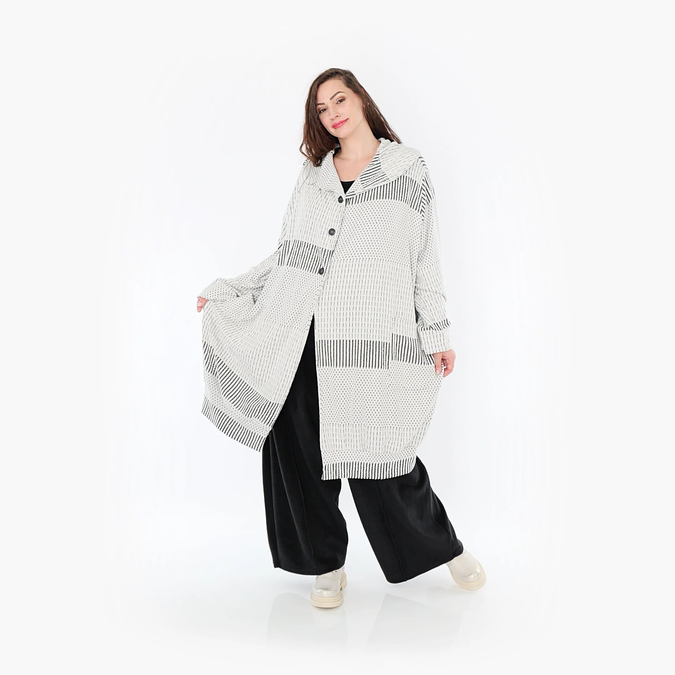  Ballonmantel von AKH Fashion aus Viskose, 1377.06518, Schwarz-Ecru, Gerippt, Schick