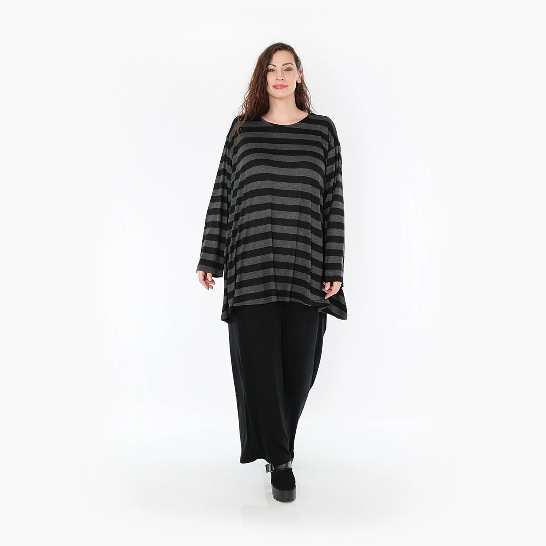  Stylisches Oversize Shirt in Blockstreifen Schwarz-Dunkelgrau für Plus Size und Curvy-Fashion