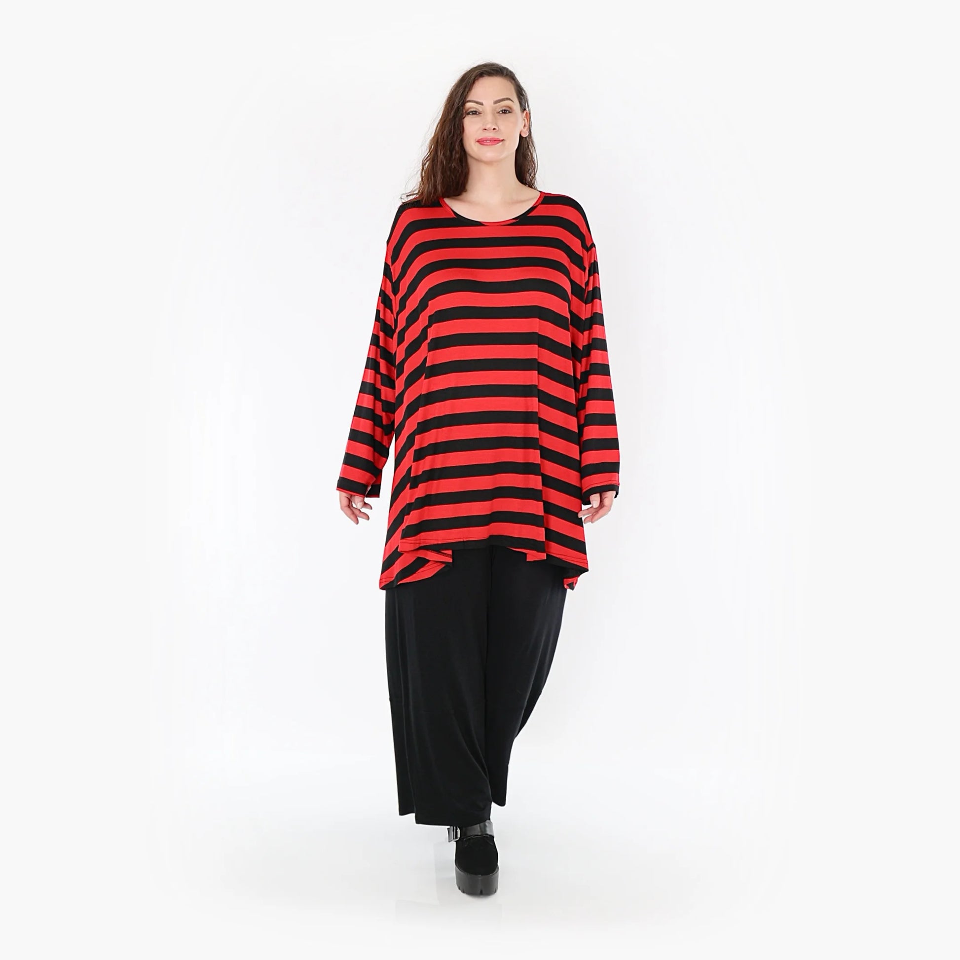  Stylisches Oversize Big A-Form Shirt mit Schwarz-Rot Blockstreifen für Plus Size und Curvy-Fashion