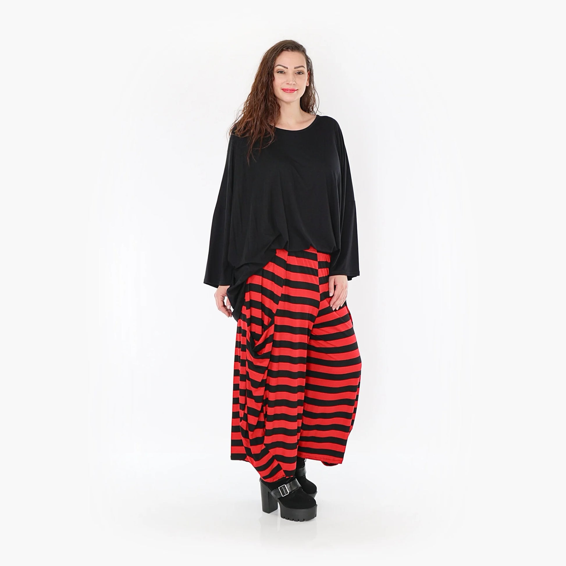  Stylische Ballon Hose in Schwarz-Rot mit Blockstreifen und bequemen Taschen für Curvy-Looks