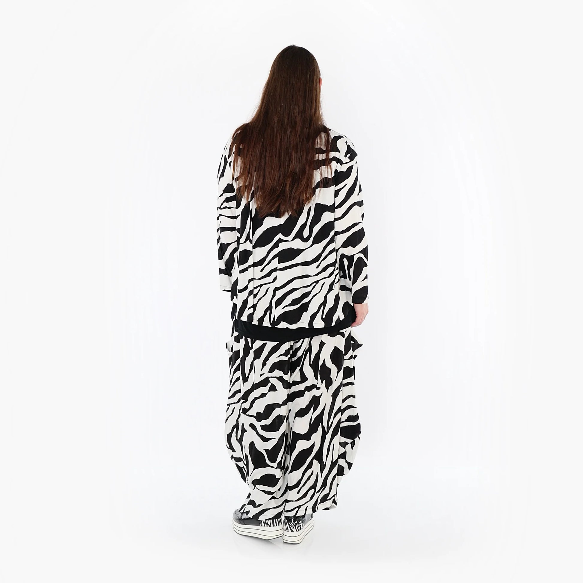  AKH Fashion Jacke in gerundeter Form, aus Rayon, 1486.00130, Weiß/Schwarz, Zebra, Schick