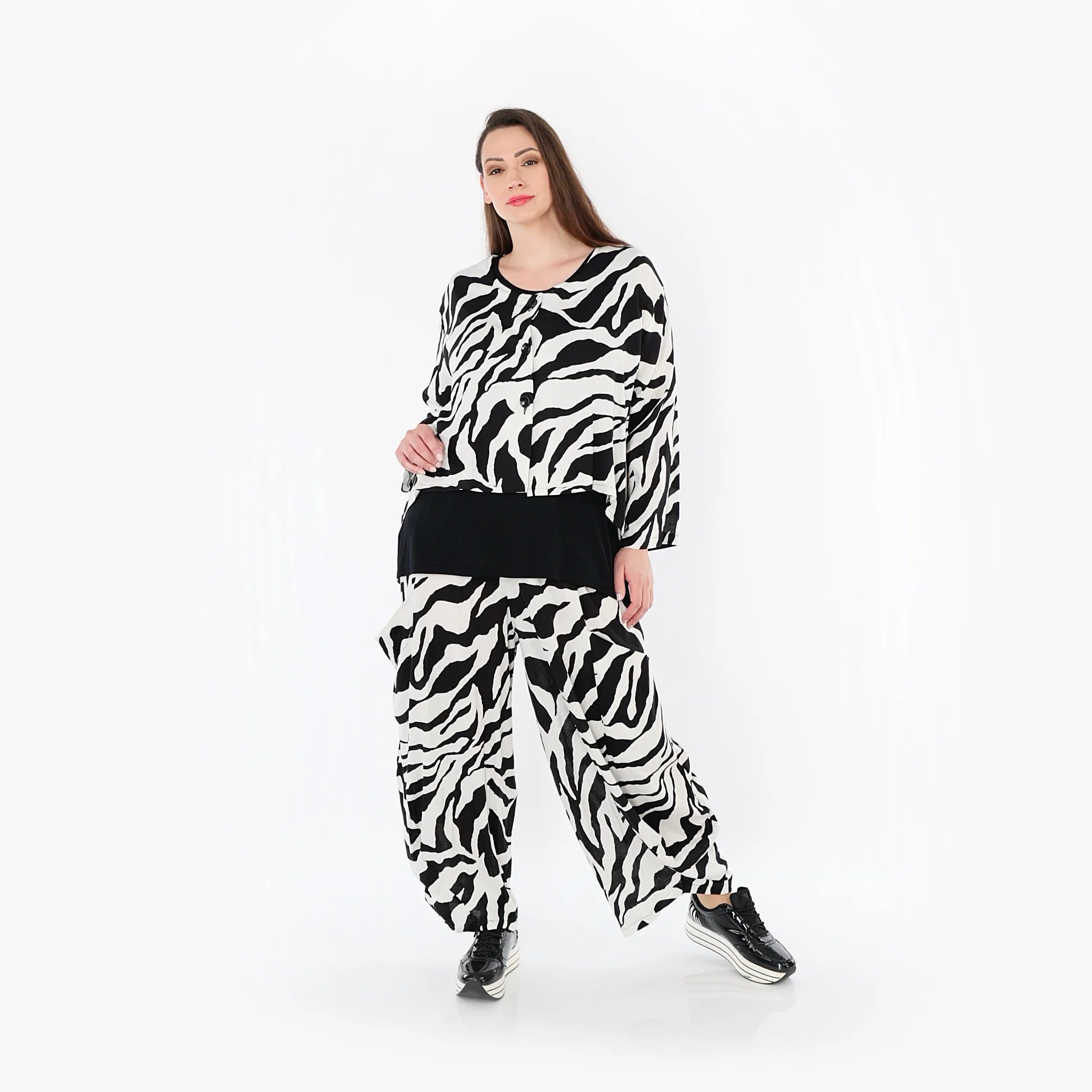  AKH Fashion Jacke in gerundeter Form, aus Rayon, 1486.00130, Weiß/Schwarz, Zebra, Schick