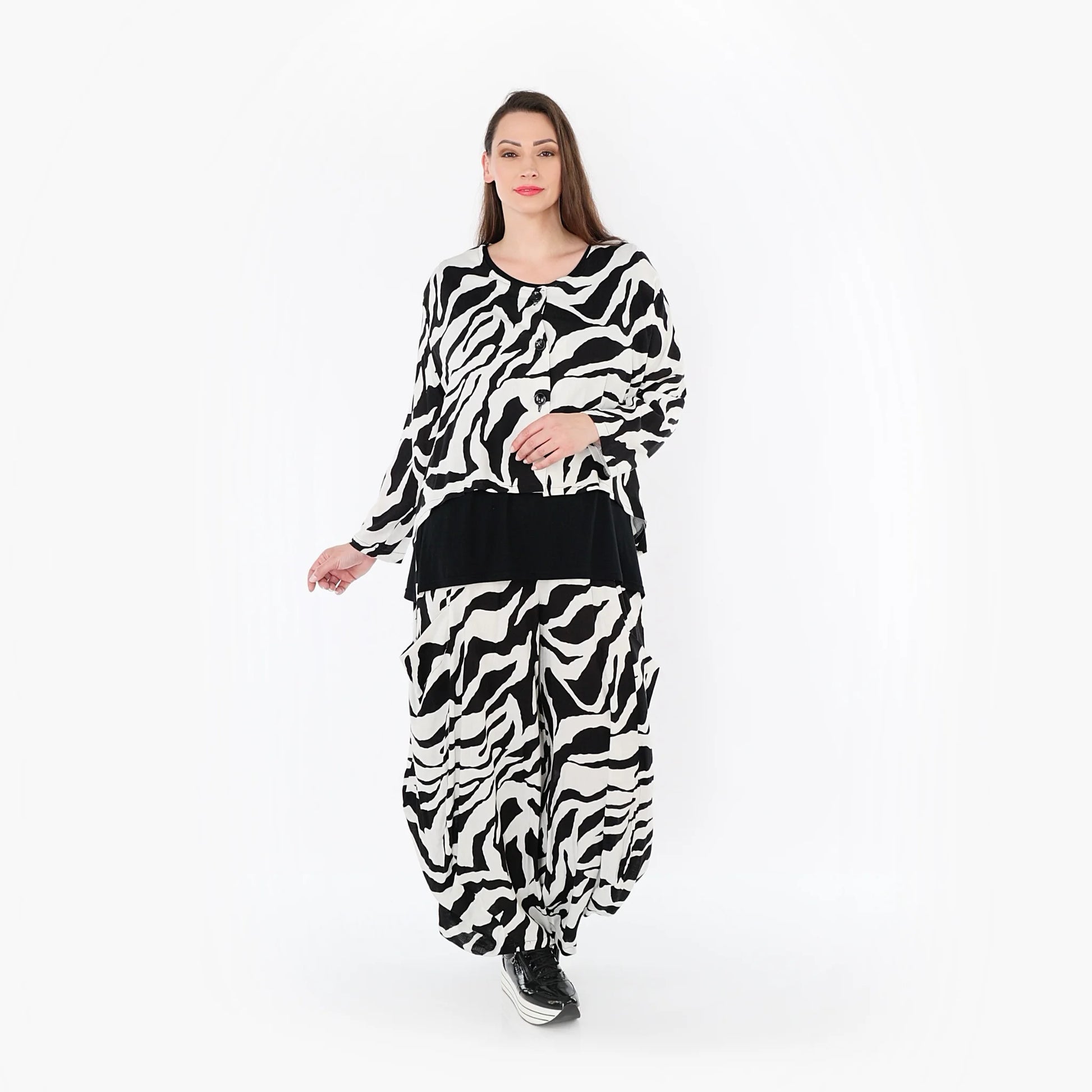  AKH Fashion Jacke in gerundeter Form, aus Rayon, 1486.00130, Weiß/Schwarz, Zebra, Schick
