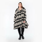  Jacke von AKH Fashion aus Materialmix, 1538.05458, Ecru/Schwarz, Raute, Ausgefallen