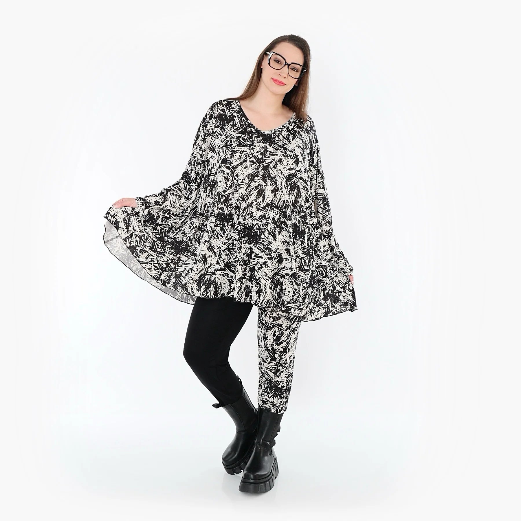  A-Form Bigshirt von AKH Fashion aus Viskose, 1559.00593, Schwarz/Weiß, Abstrakt, Ausgefallen