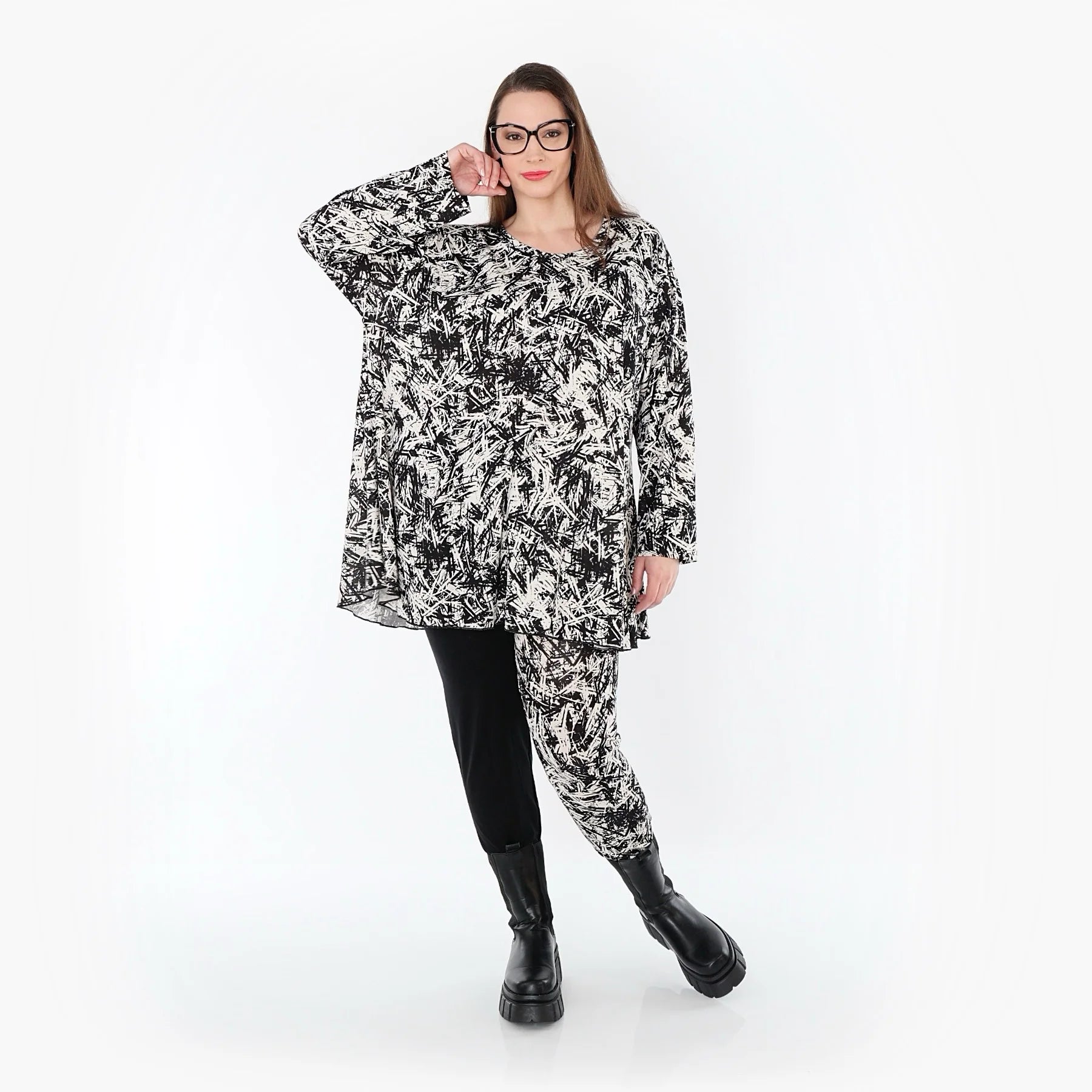  AKH Fashion Shirt in Glocken-Form, aus Viskose, 1559.01892, Schwarz/Weiß, Abstrakt, Schick