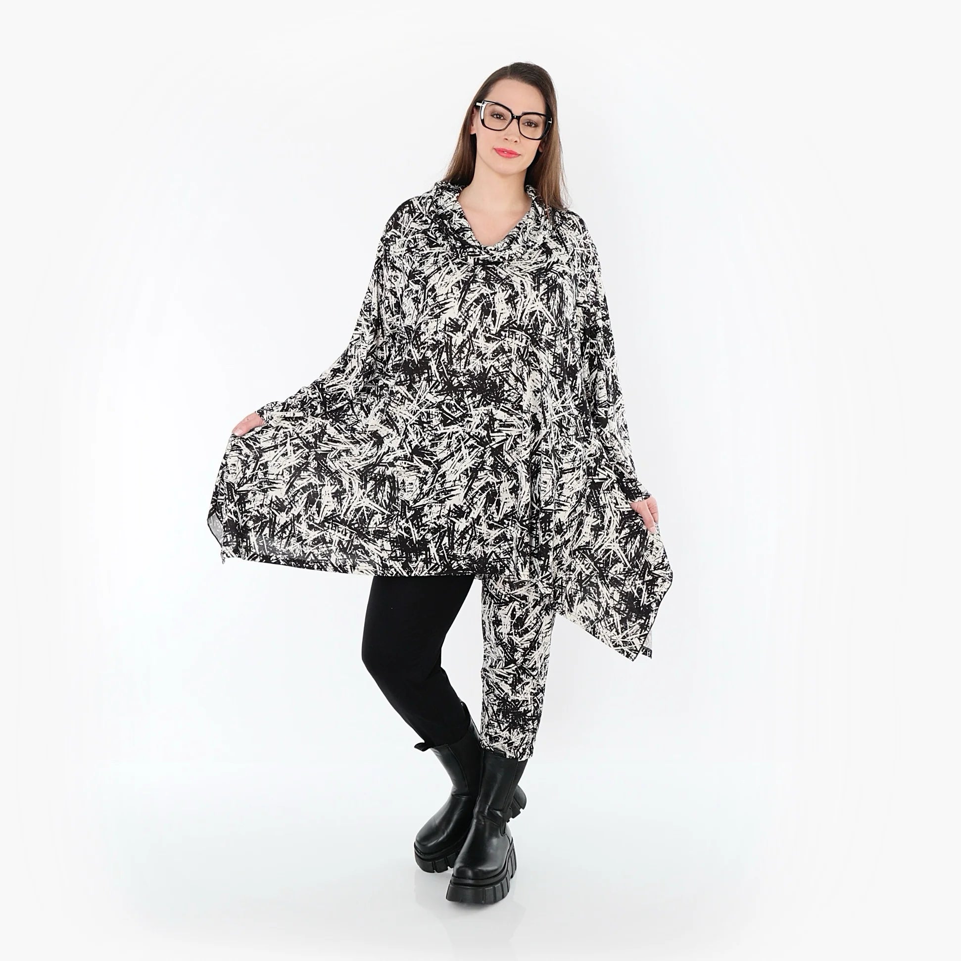  A-Form Bigshirt von AKH Fashion aus Viskose, 1559.03371, Schwarz/Weiß, Abstrakt, Ausgefallen