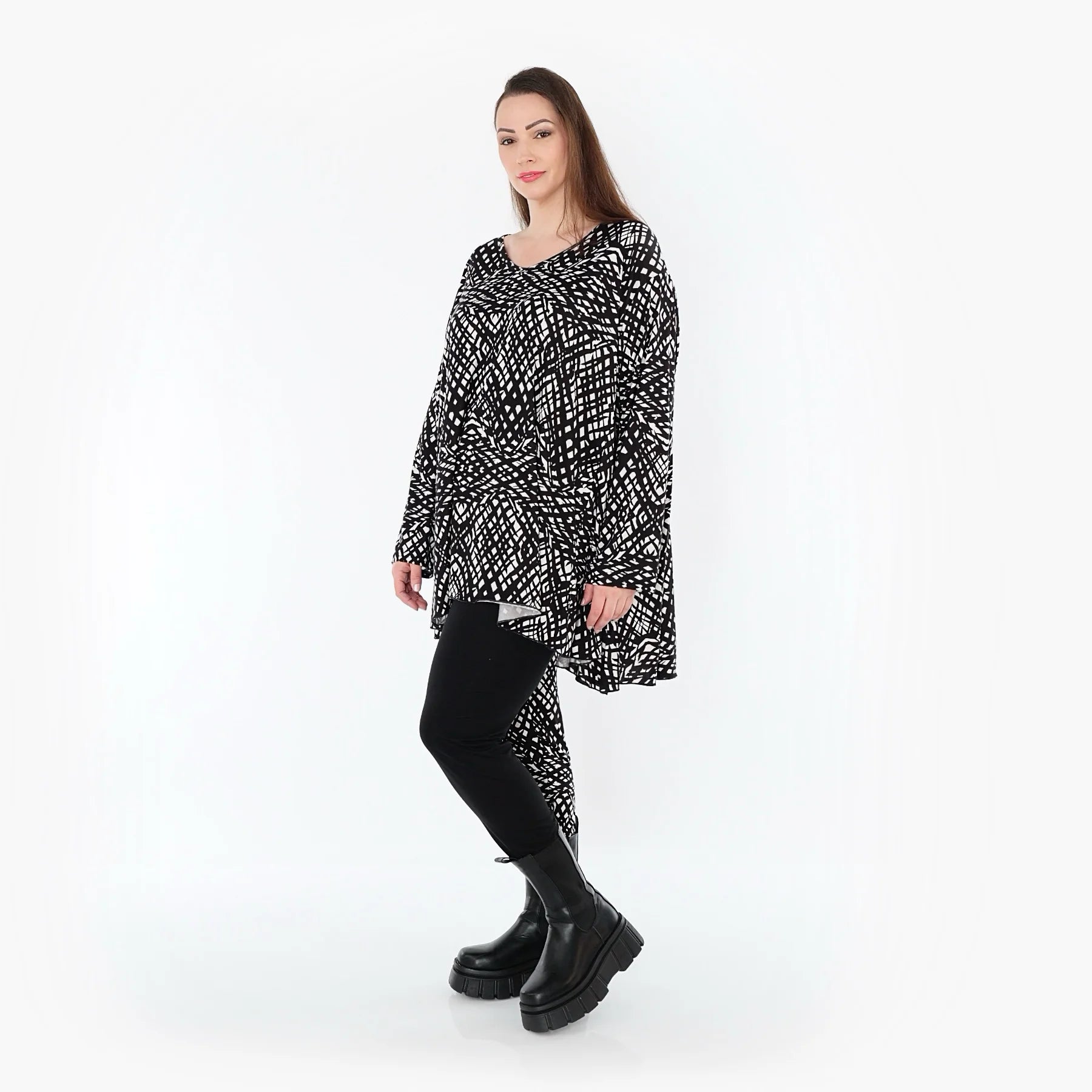  A-Form Bigshirt von AKH Fashion aus Viskose, 1560.00593, Schwarz/Weiß, Abstrakt, Ausgefallen