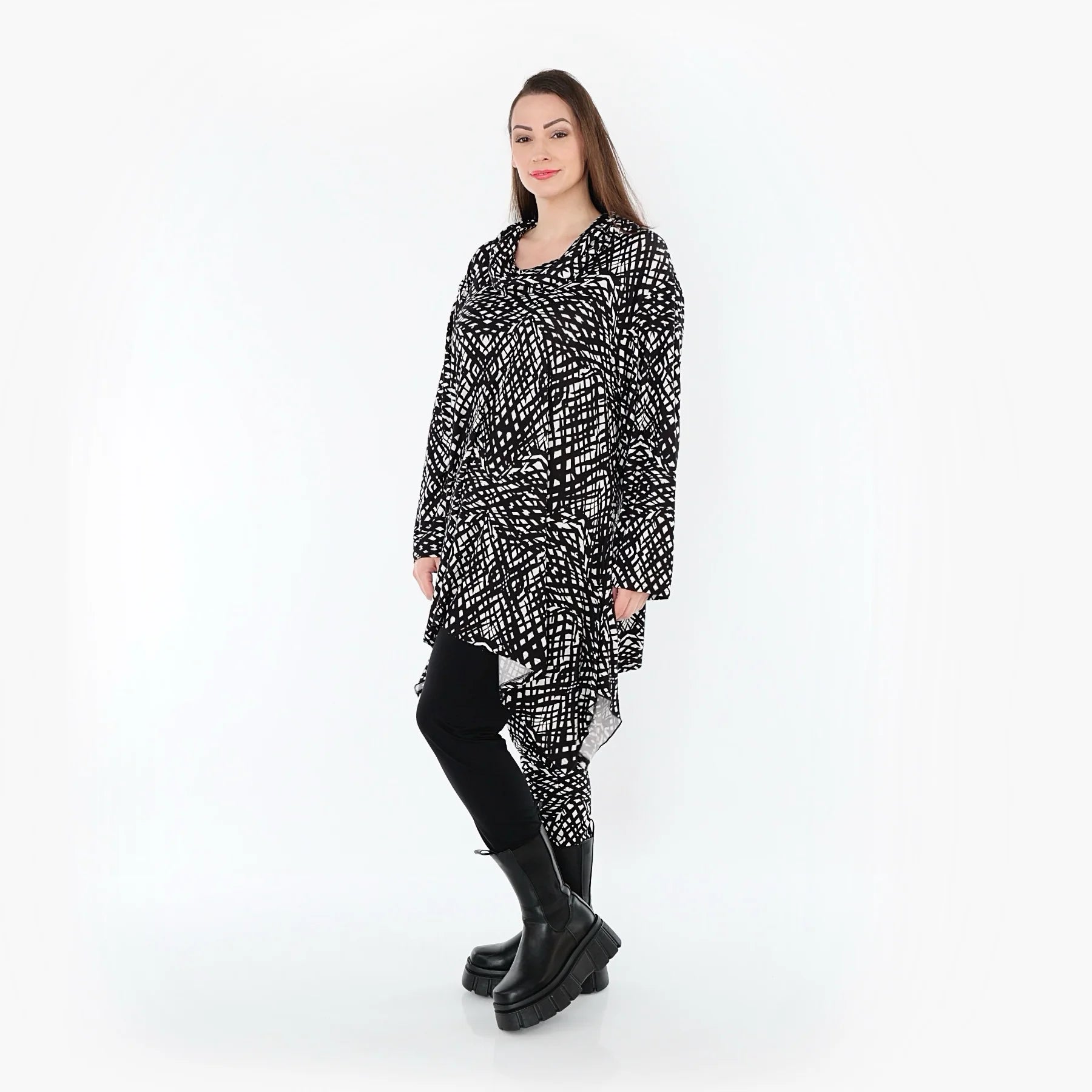  A-Form Bigshirt von AKH Fashion aus Viskose, 1560.03371, Schwarz/Weiß, Abstrakt, Ausgefallen