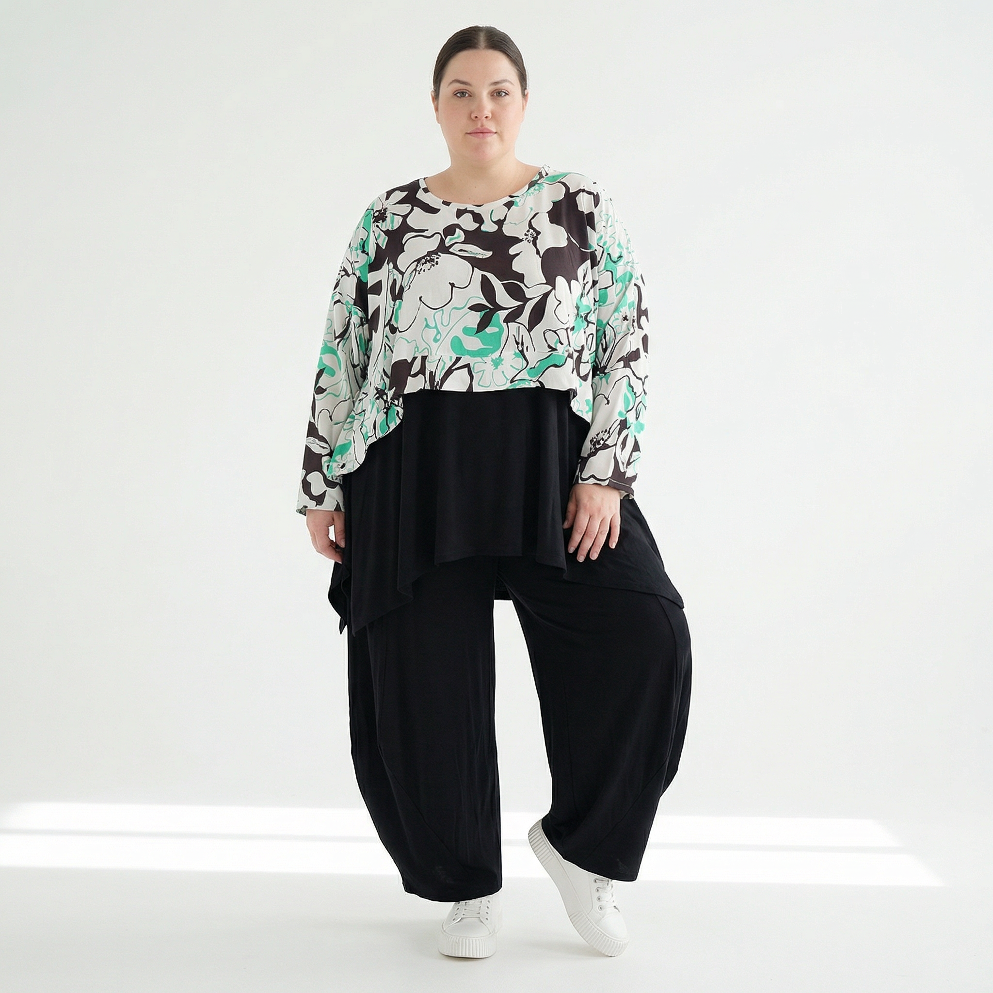  AKH Fashion Überwurf in kastiger Form, aus Viskose, 1574.07011, Weiß/Schwarz/Grün, Blumen