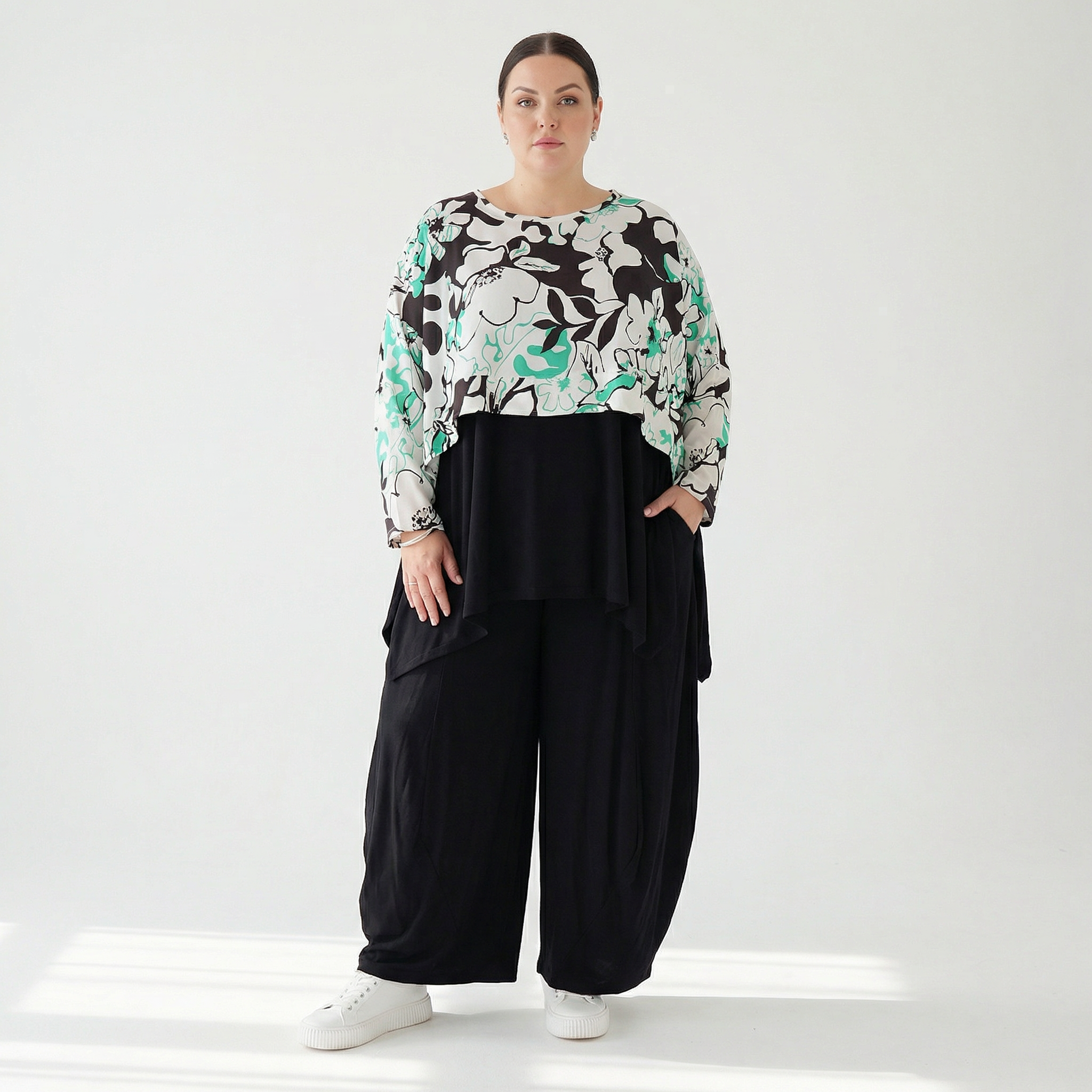  AKH Fashion Überwurf in kastiger Form, aus Viskose, 1574.07011, Weiß/Schwarz/Grün, Blumen