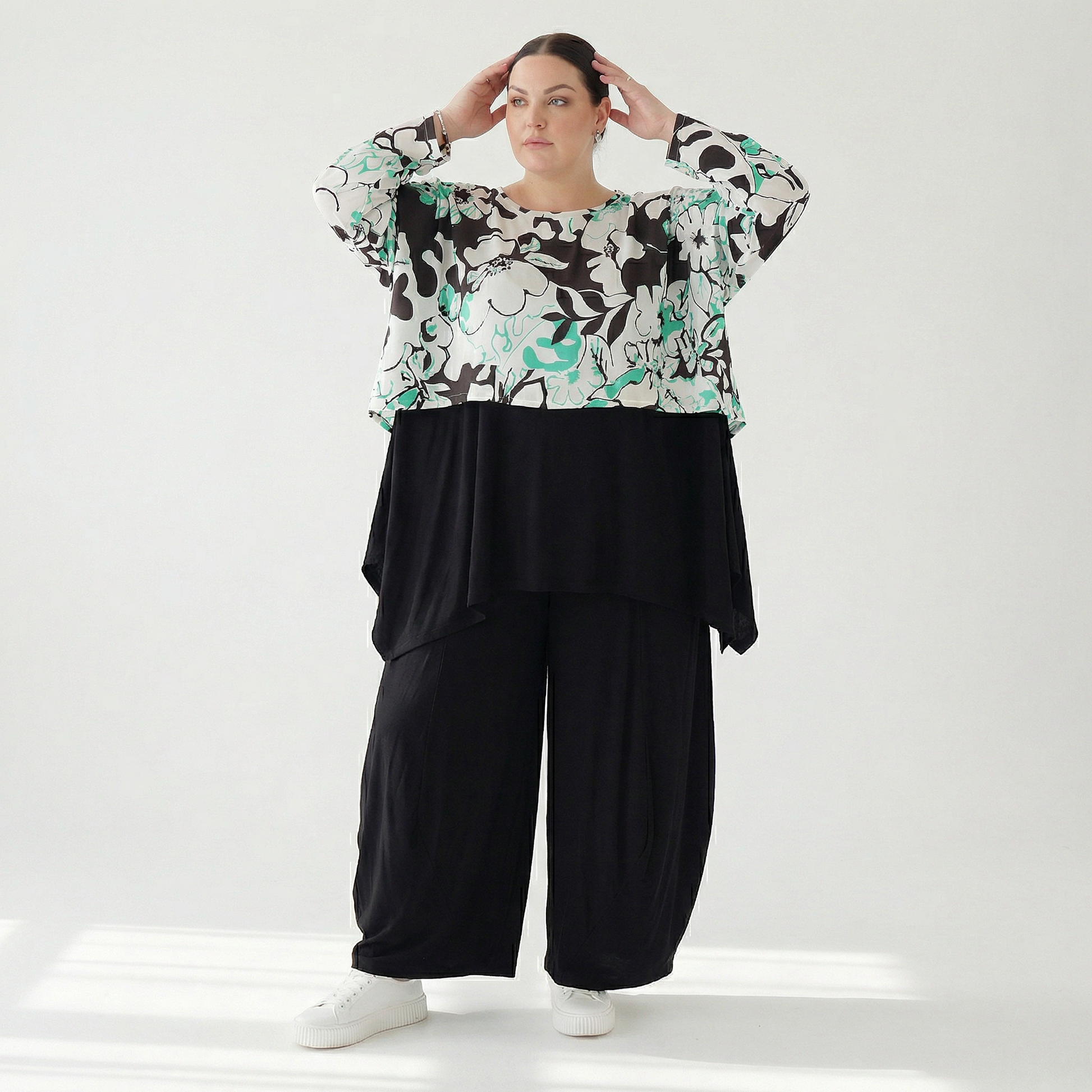  AKH Fashion Überwurf in kastiger Form, aus Viskose, 1574.07011, Weiß/Schwarz/Grün, Blumen