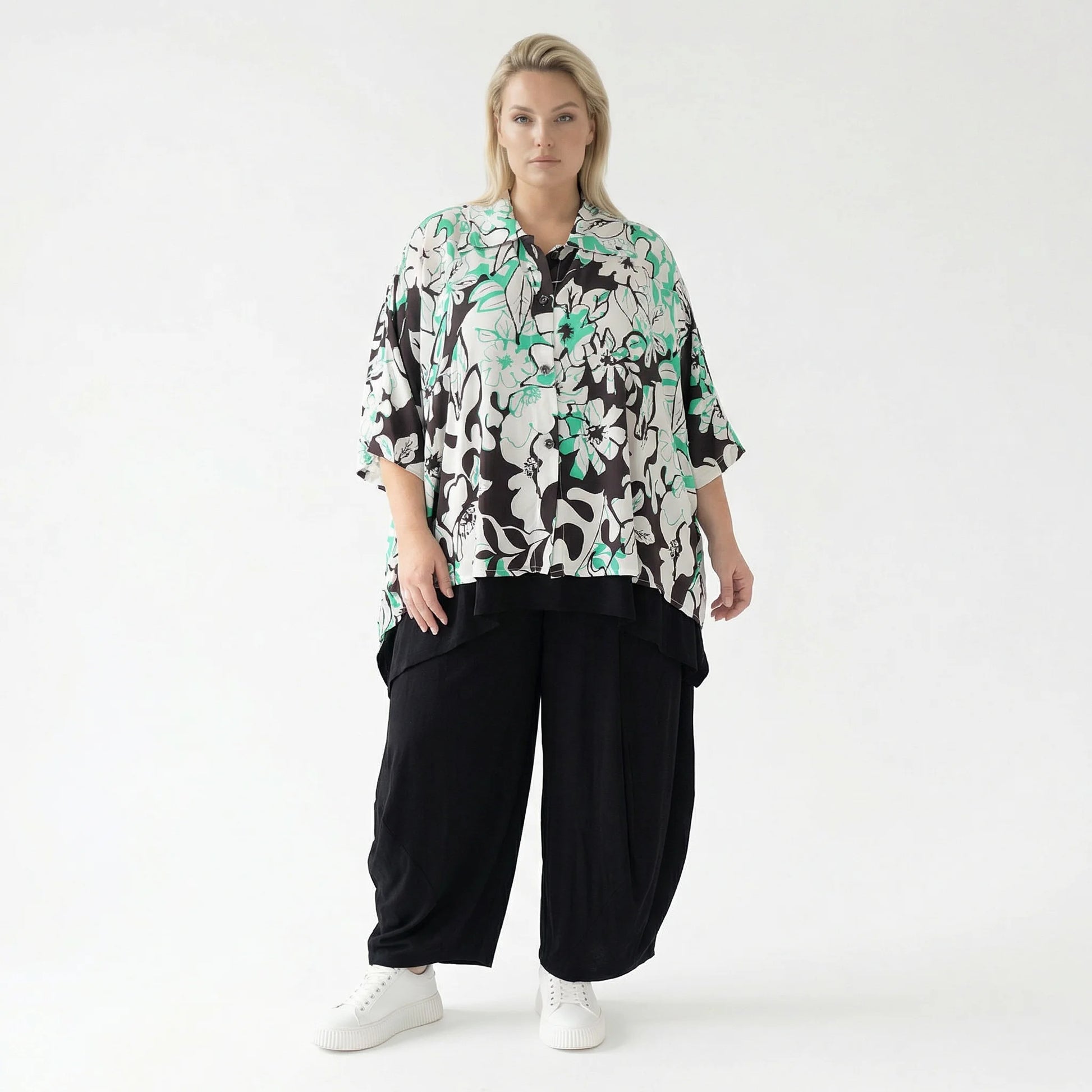  AKH Fashion Jacke in gerundeter Form, aus Viskose, 1574.07092, Weiß/Schwarz/Grün, Blumen