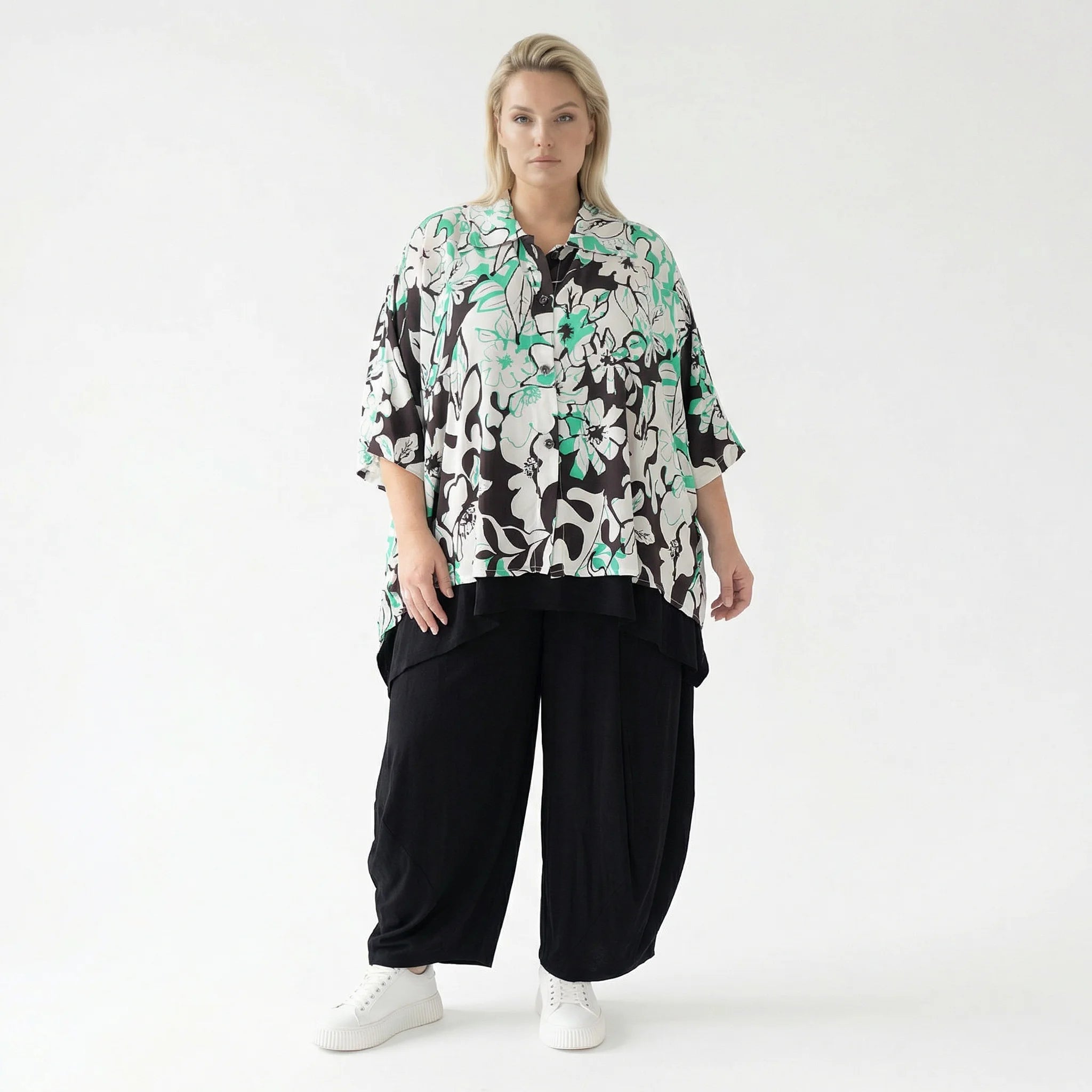  AKH Fashion Jacke in gerundeter Form, aus Viskose, 1574.07092, Weiß/Schwarz/Grün, Blumen