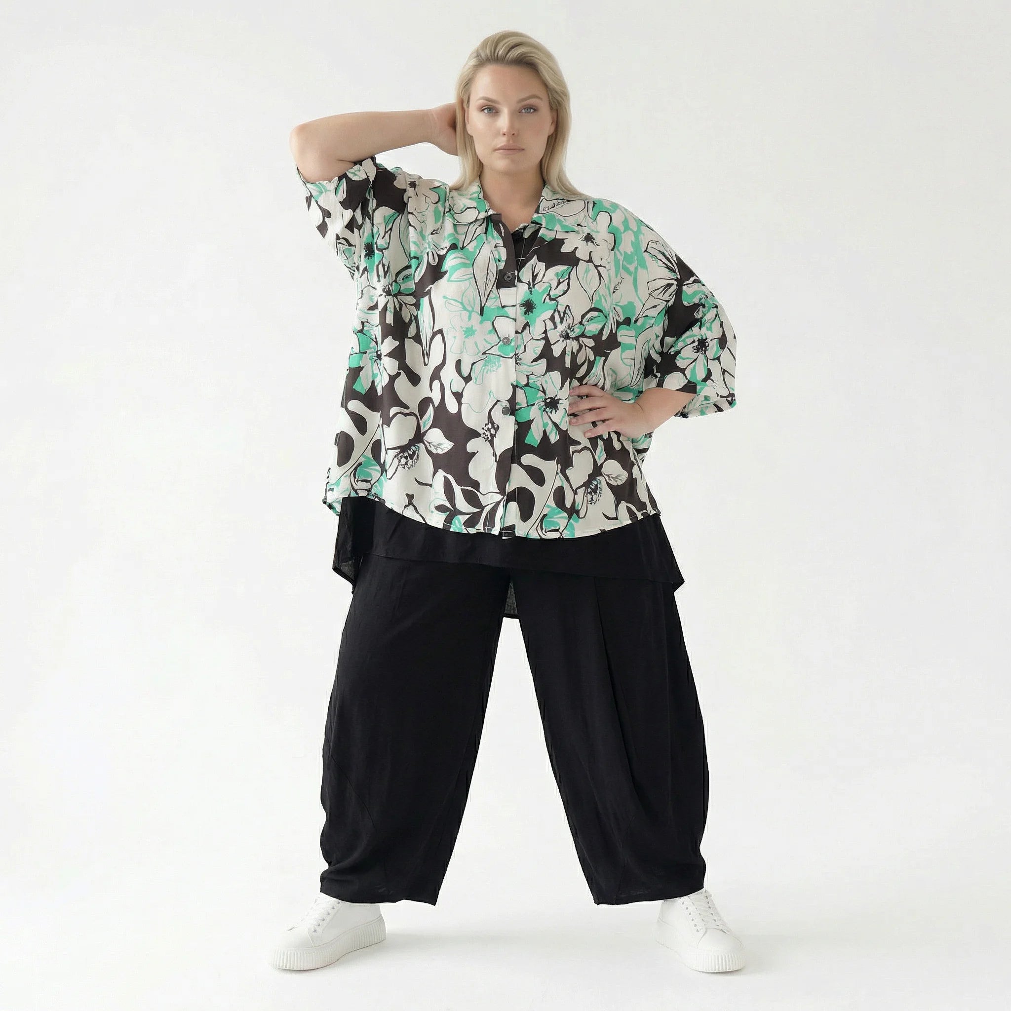  AKH Fashion Jacke in gerundeter Form, aus Viskose, 1574.07092, Weiß/Schwarz/Grün, Blumen