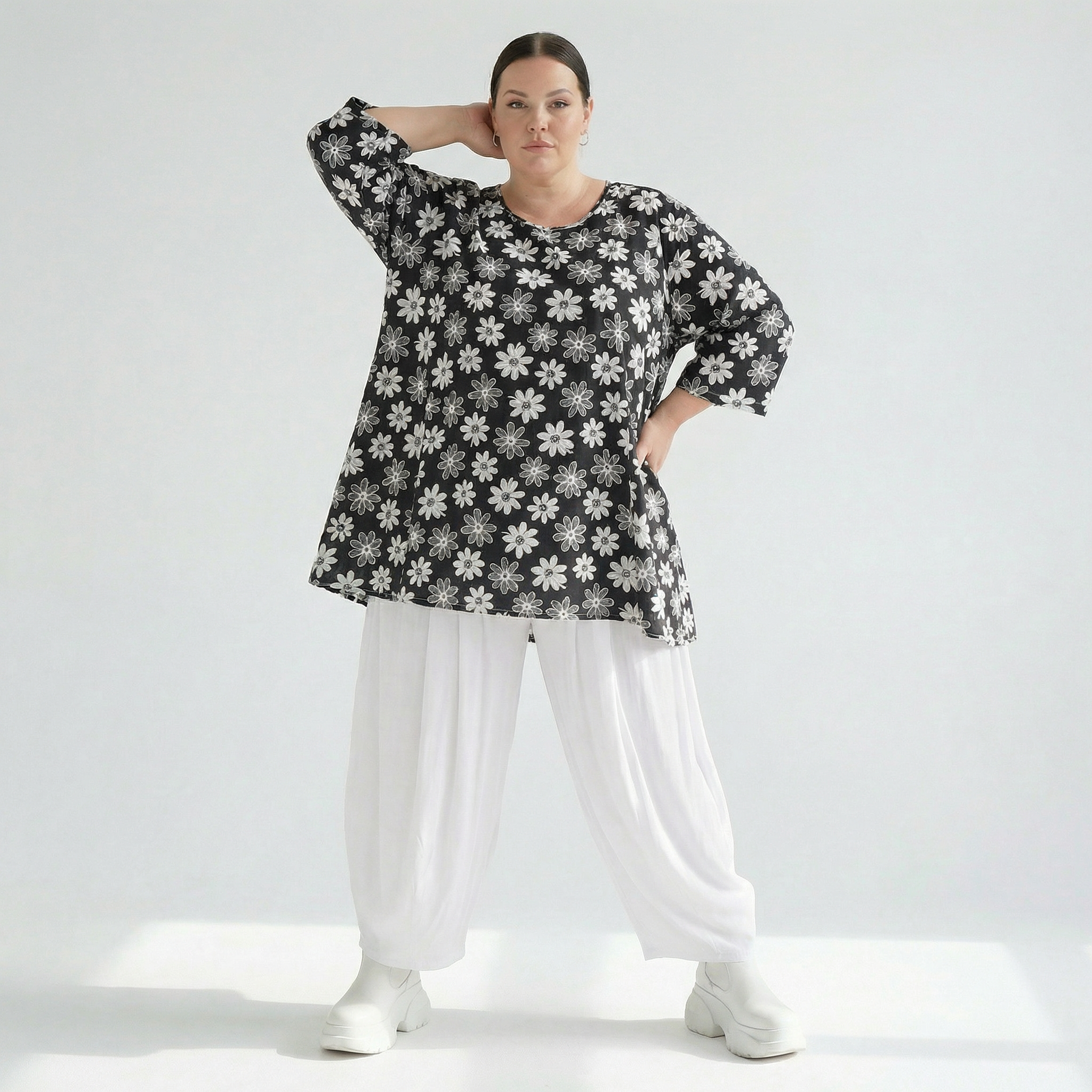 A-Form Bigshirt von AKH Fashion aus Viskose, 1575.00593, Schwarz/Weiß, Blumen, Ausgefallen