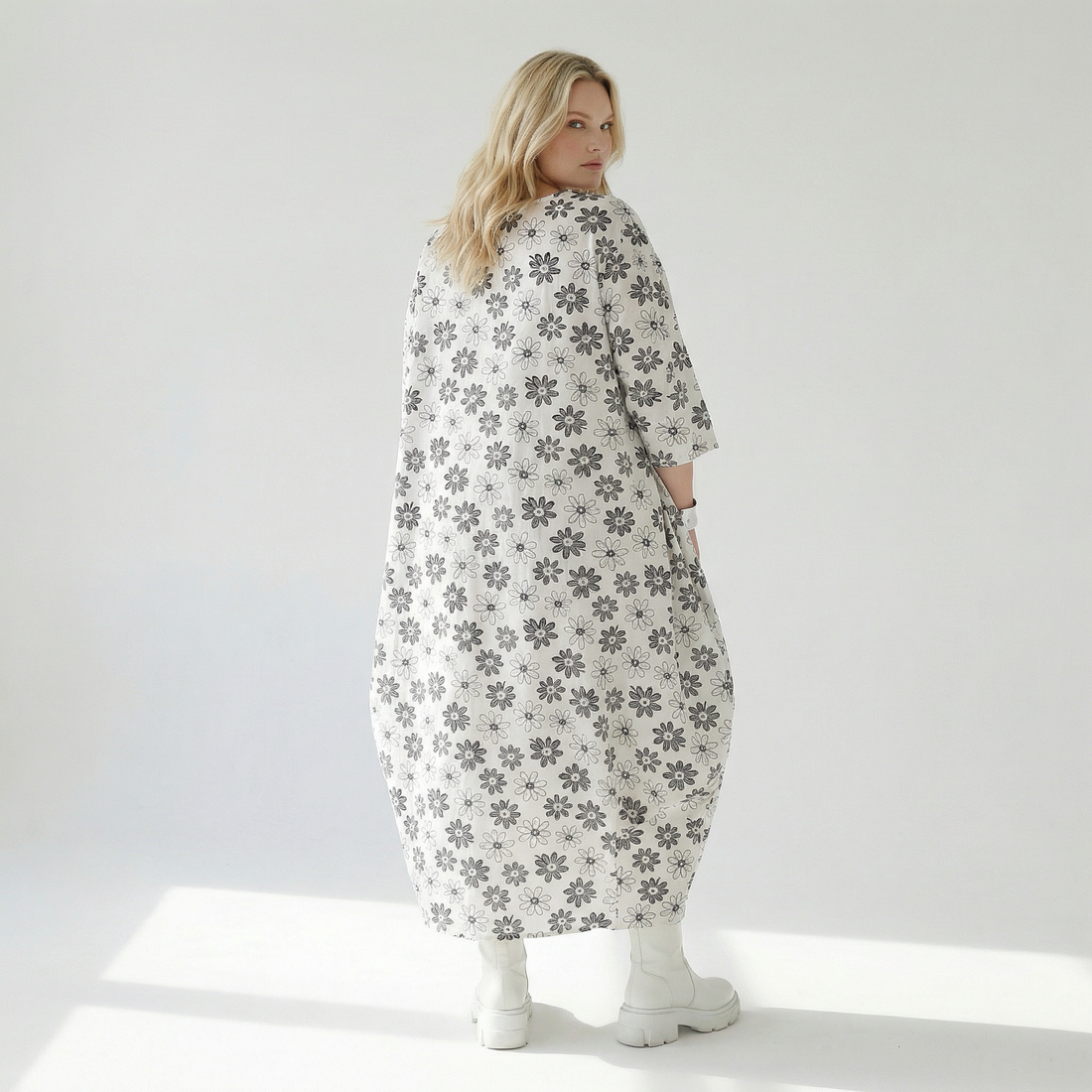 Ballonkleid von AKH Fashion aus Viskose, 1575.01926, Weiß/Schwarz, Blumen, Ausgefallen