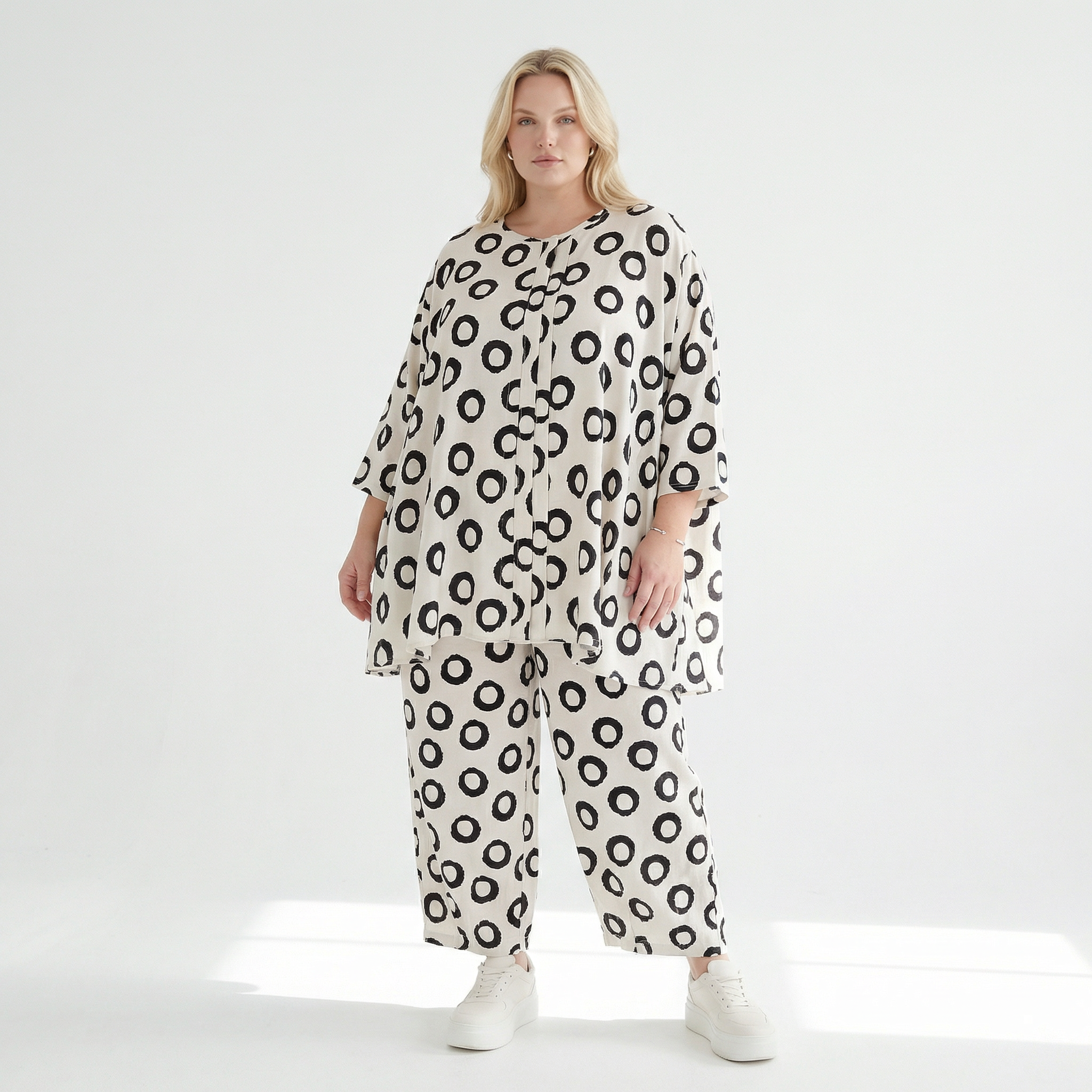  A-Form Bigshirt von AKH Fashion aus Baumwolle, 1577.07069, Ecru/Schwarz, Punkte, Ausgefallen