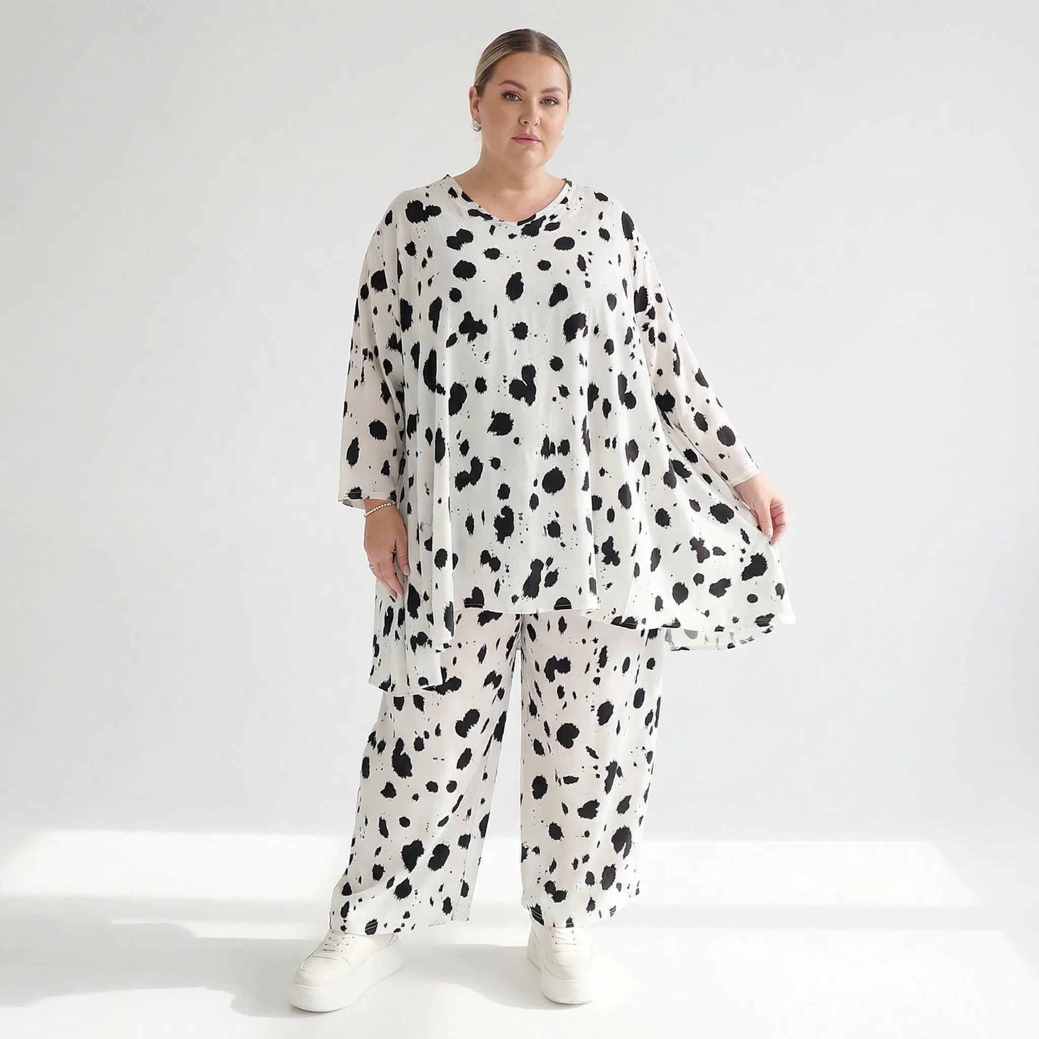 A-Form Bigshirt von AKH Fashion aus Viskose, 1579.00593, Weiß/Schwarz, Kleckse, Ausgefallen