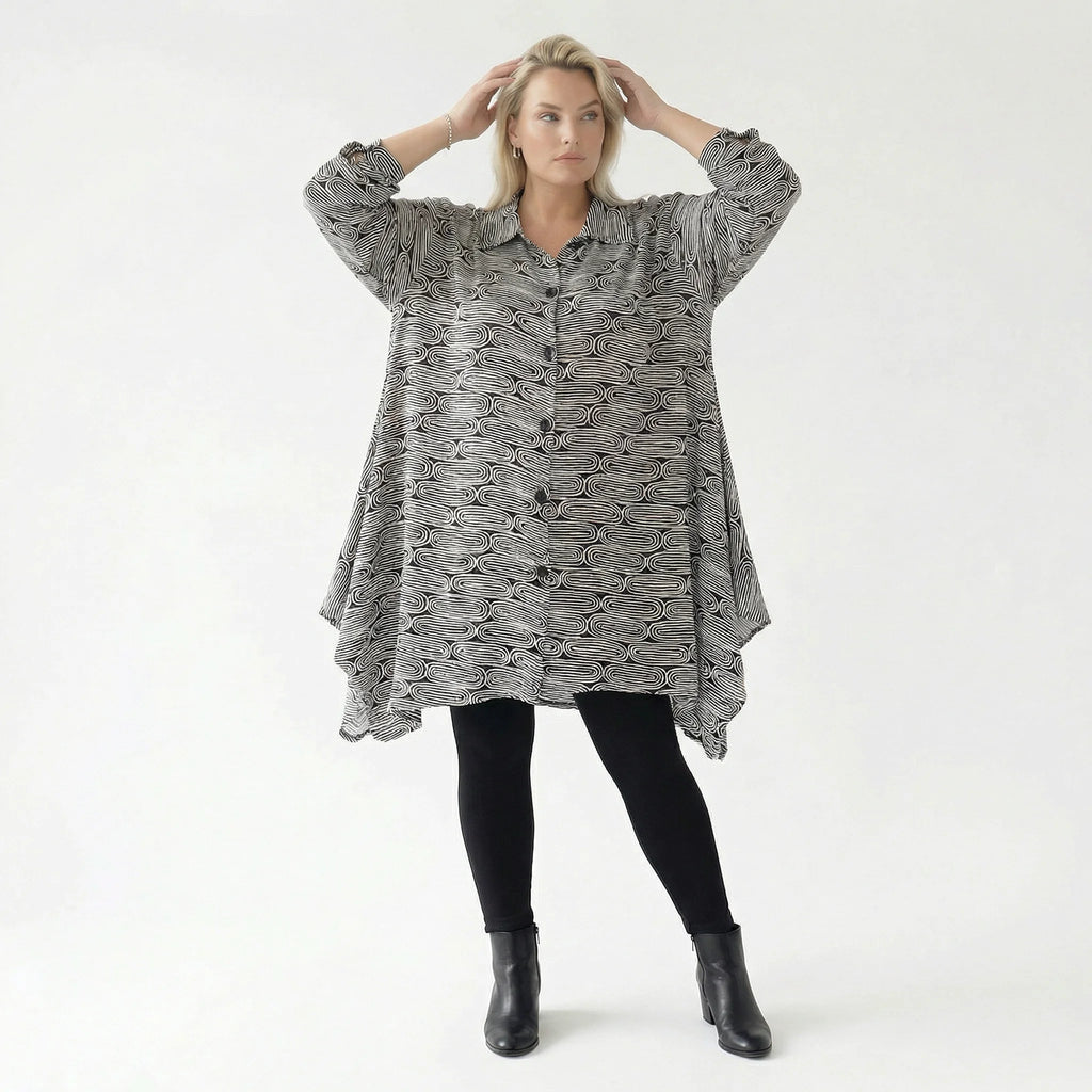 Luftige Kreppjacke in ausgefallenem Lagenlook mit moderner A-Form und zipfeligem Schnitt, Schwarz/Weiß