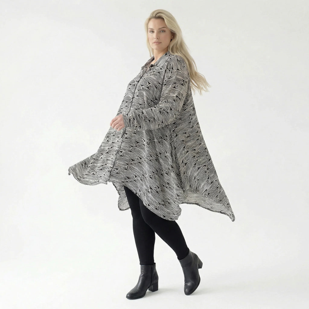 Luftige Kreppjacke in ausgefallenem Lagenlook mit moderner A-Form und zipfeligem Schnitt, Schwarz/Weiß