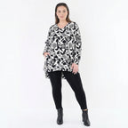 Ausgefallenes Oversize Shirt im legeren Lagenlook mit glatter Stretchqualität und Faltennaht, Weiß/Schwarz