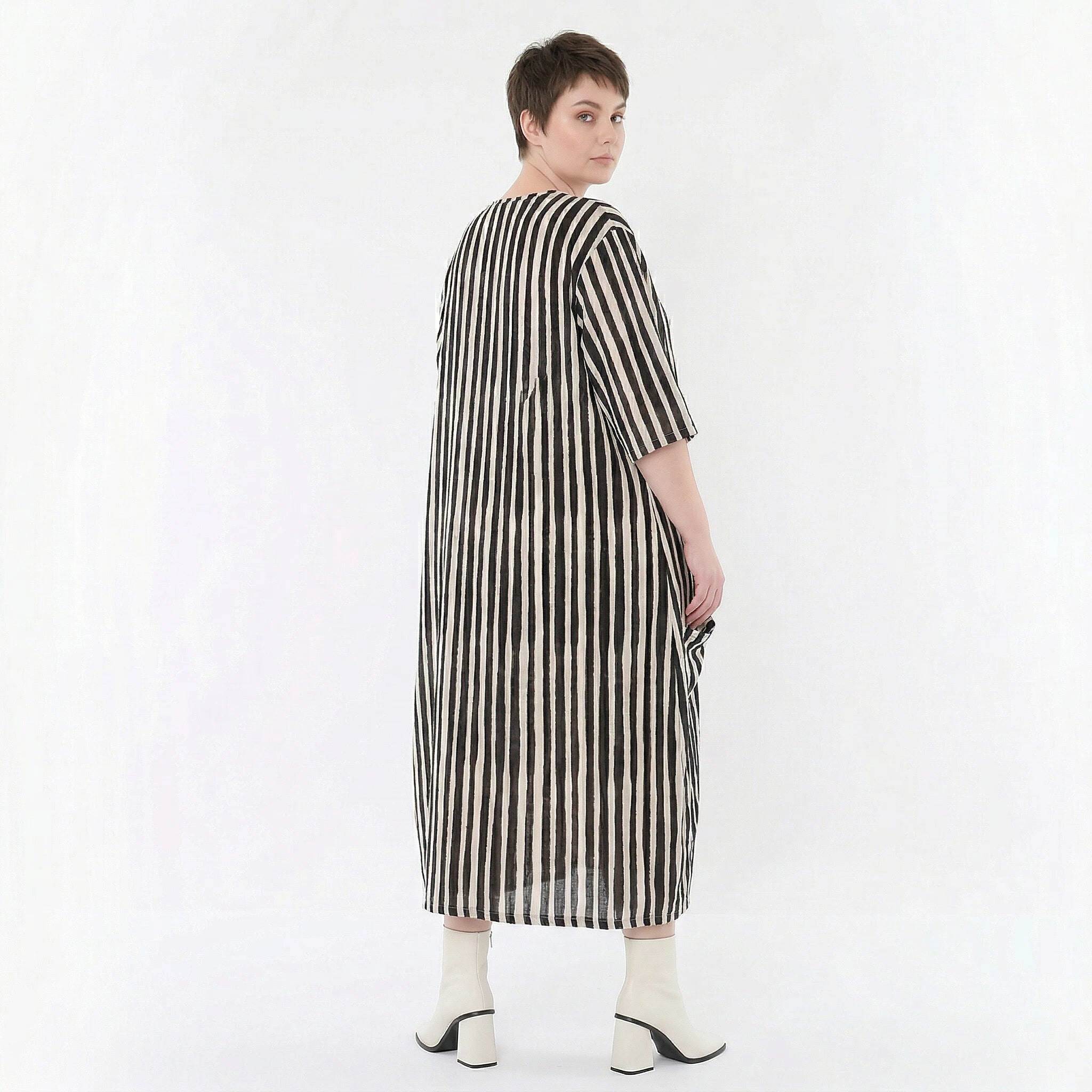Luftiges Oversize Kleid im angesagten Lagenlook aus weichem Baumwoll Mix mit Blockstreifen, Schwarz/Weiß