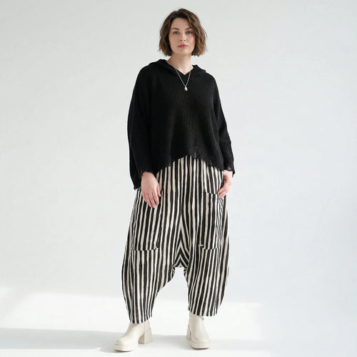 Luftige Haremhose mit tiefem Schritt, ausgefallenem Lagenlook und Blockstreifen, Schwarz/Weiß