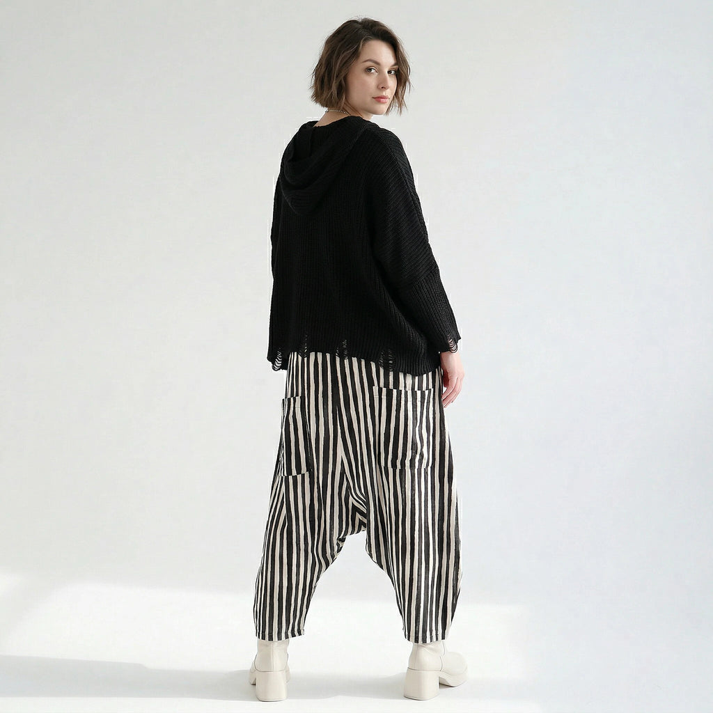 Luftige Haremhose mit tiefem Schritt, ausgefallenem Lagenlook und Blockstreifen, Schwarz/Weiß