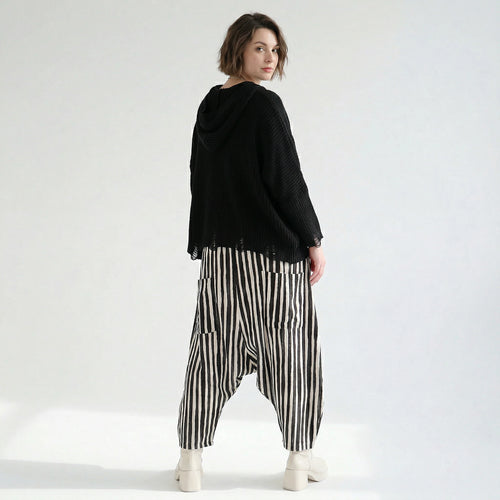 Luftige Haremhose mit tiefem Schritt, ausgefallenem Lagenlook und Blockstreifen, Schwarz/Weiß