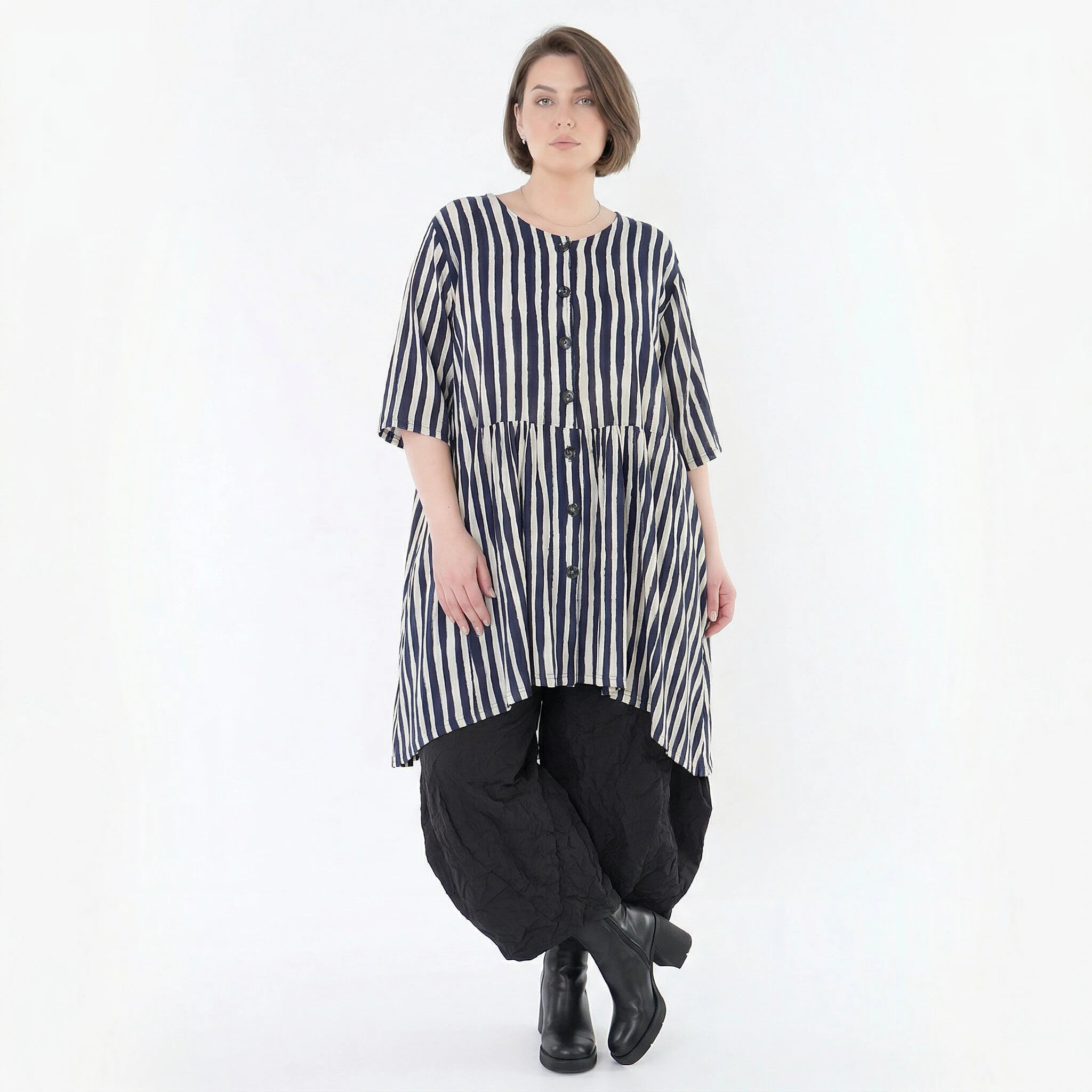 Stilvolle Oversize Bluse in A-Form mit zeitlosem Lagenlook und luftigem Blockstreifen Design, Marine/Weiß