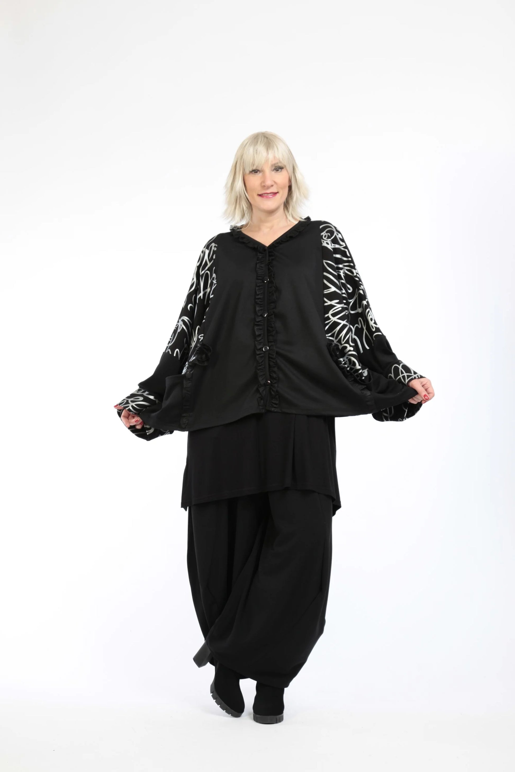  Oversize Jacke im Pinselstrich-Print in Schwarz-Silber mit V-Ausschnitt und eleganten Details