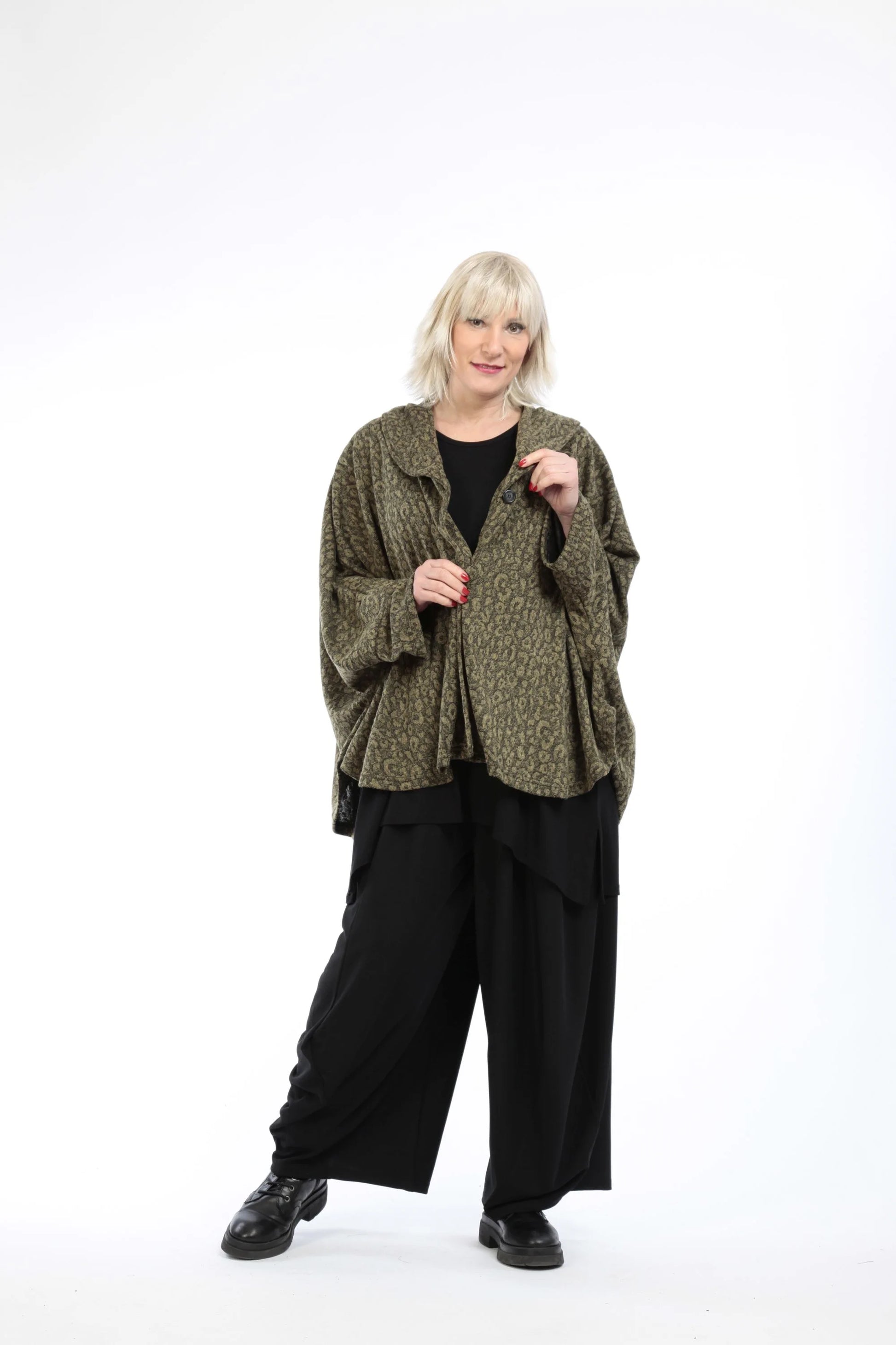  Olivfarbene Poncho Jacke mit elegantem Leopardenmuster in warmem, weichem Mix für Komfort