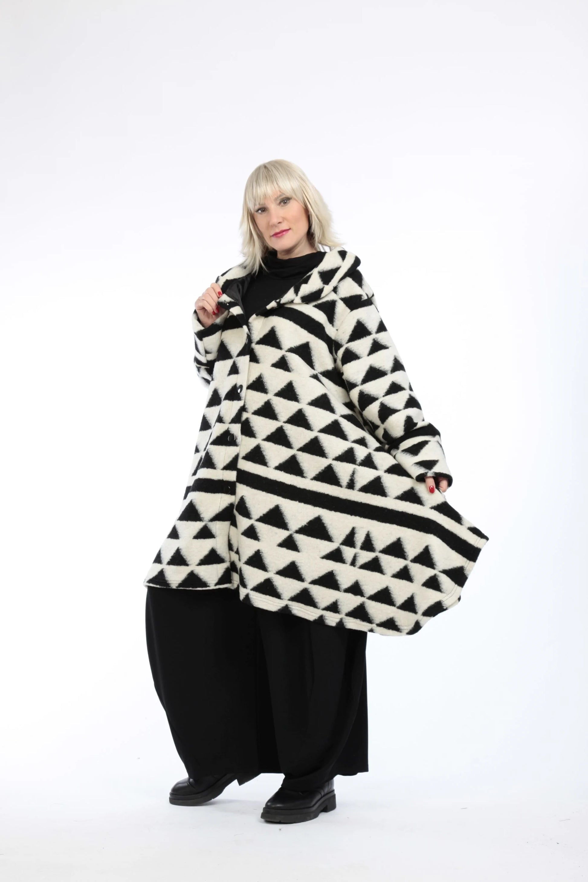  A-Form Jacke mit stylishem Dreiecksprint in elegantem Schwarz-Weiß für Plus Size Fashion