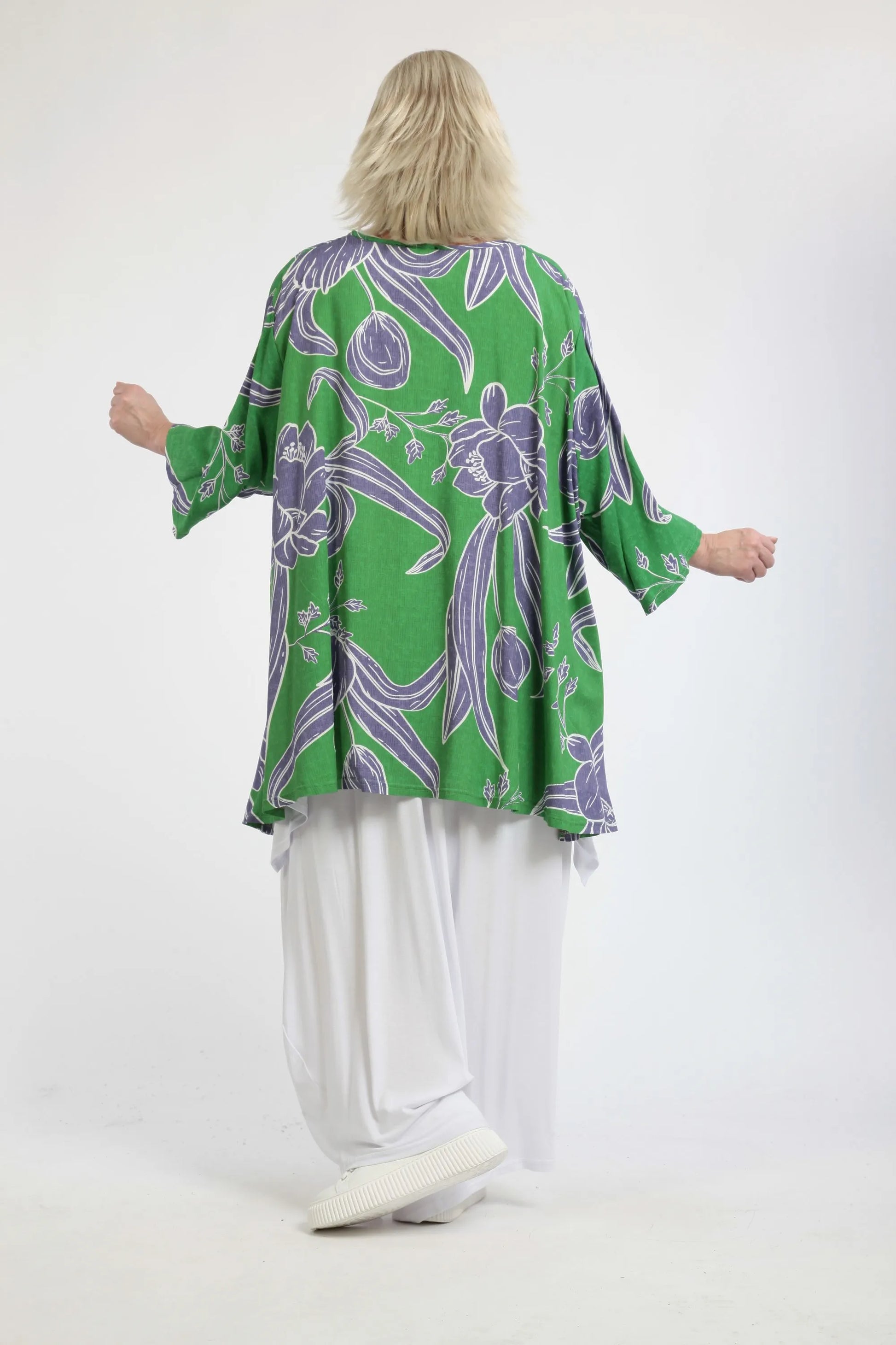  A-Form Bigshirt von AKH Fashion aus Viskose, 1245.00593, Grün-Flieder, Blumen, Ausgefallen