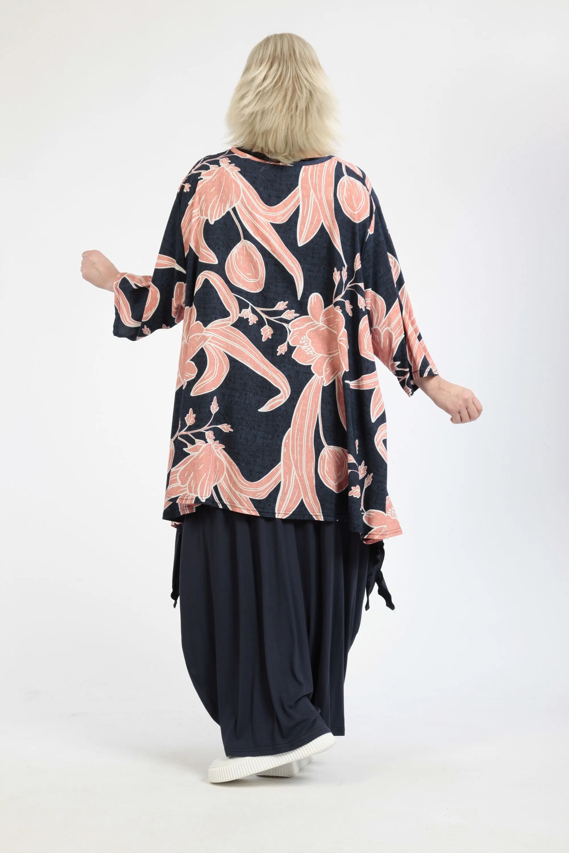  A-Form Bigshirt von AKH Fashion aus Viskose, 1245.00593, Blau-Koralle, Blumen, Ausgefallen