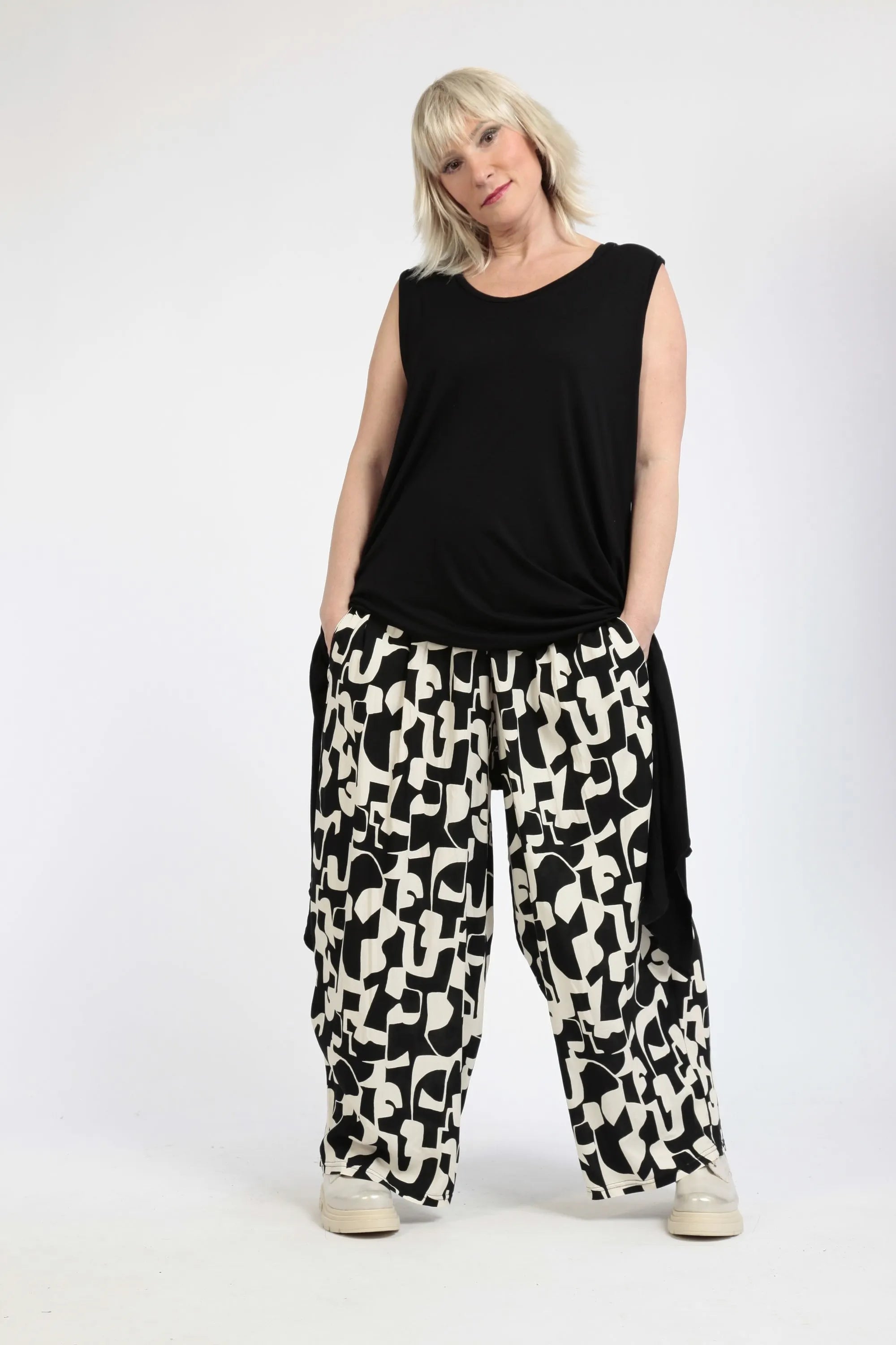  AKH Fashion Hose in gerader Form, aus Viskose, 1246.02254, Schwarz-Ecru, Grafik, Schick